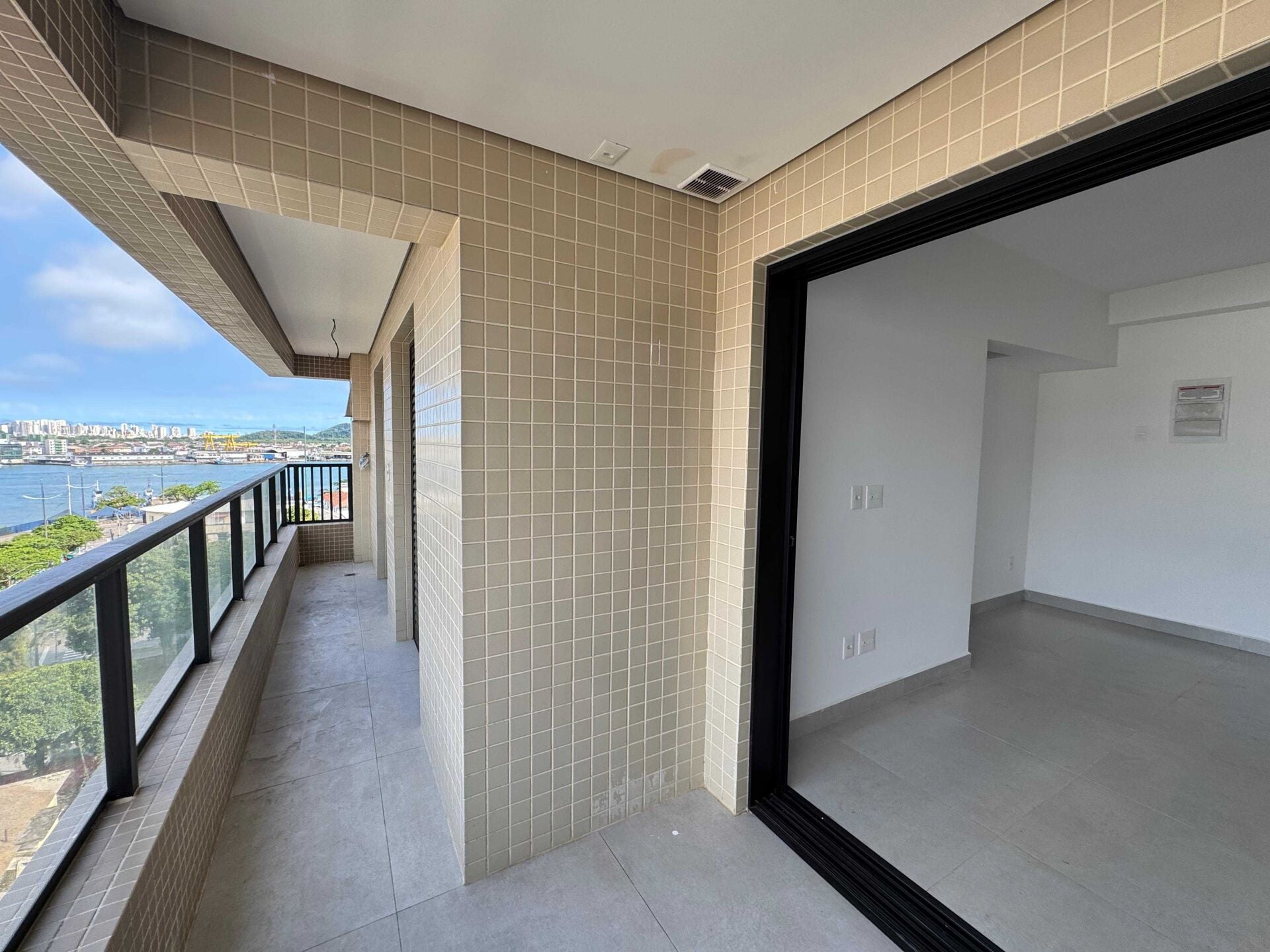 Apartamento 82 · 2 dorm. — Varanda