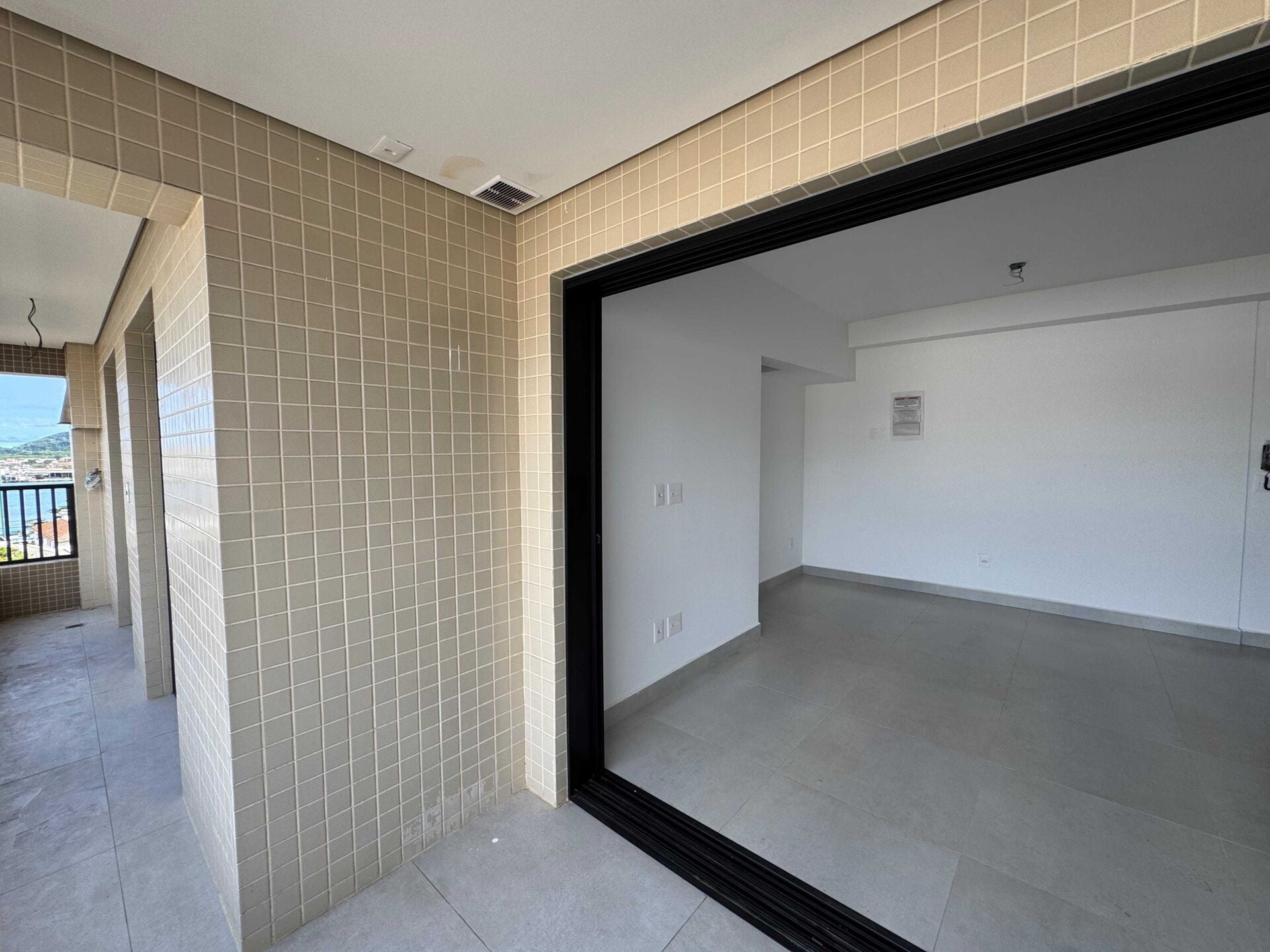 Apartamento 82 · 2 dorm. — Varanda