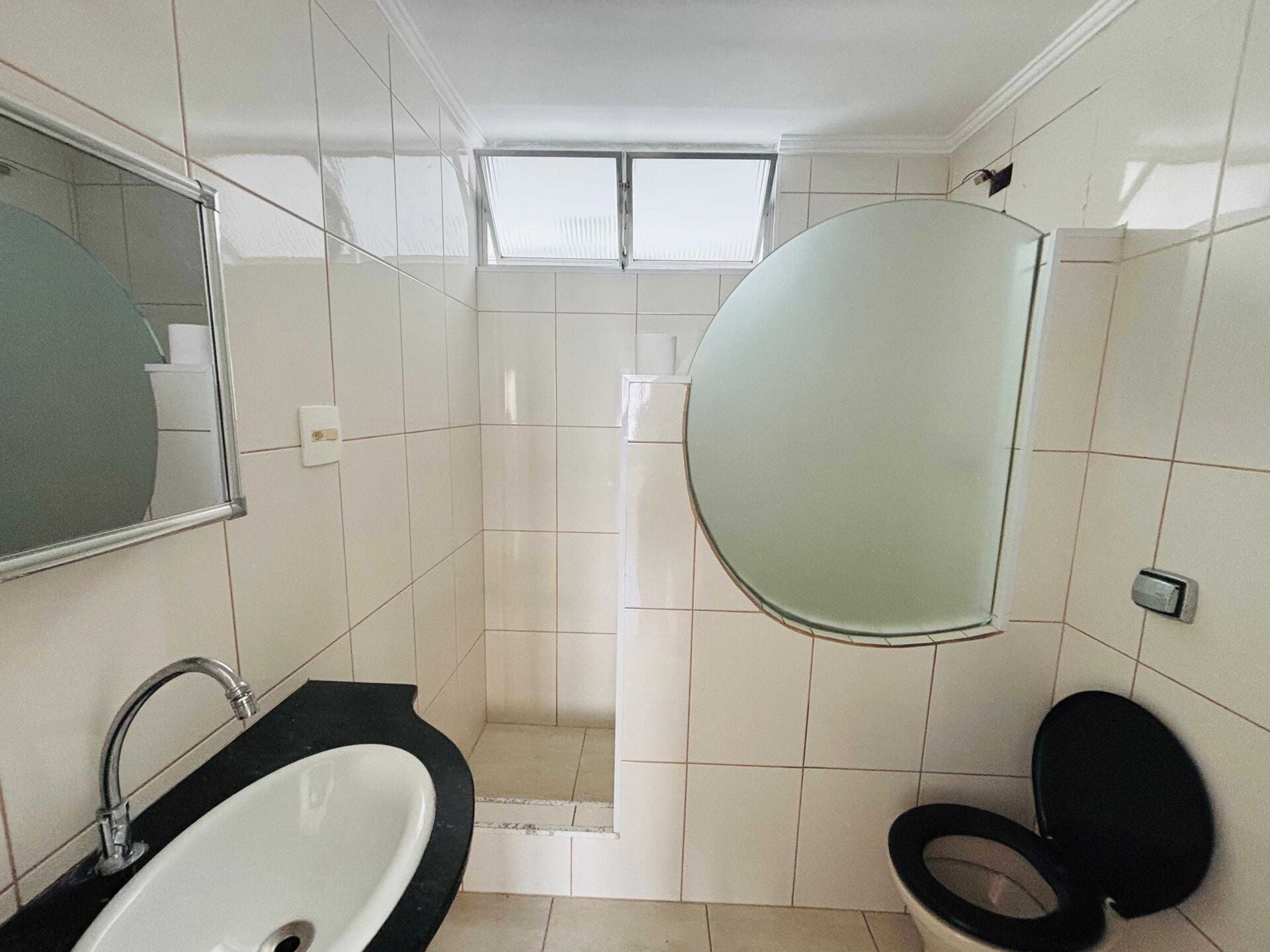Apartamento 904 · 2 dorm. — Banheiro