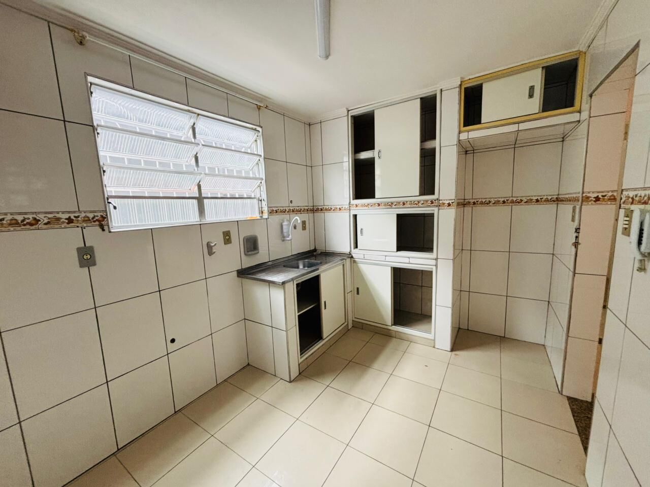 Apartamento térreo 5 · 2 dorm. — Cozinha