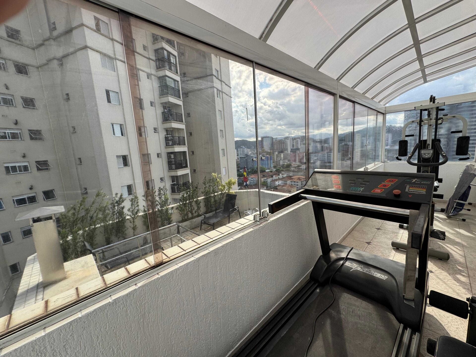 Cobertura 122 · 3 dorm. — Lazer privativa