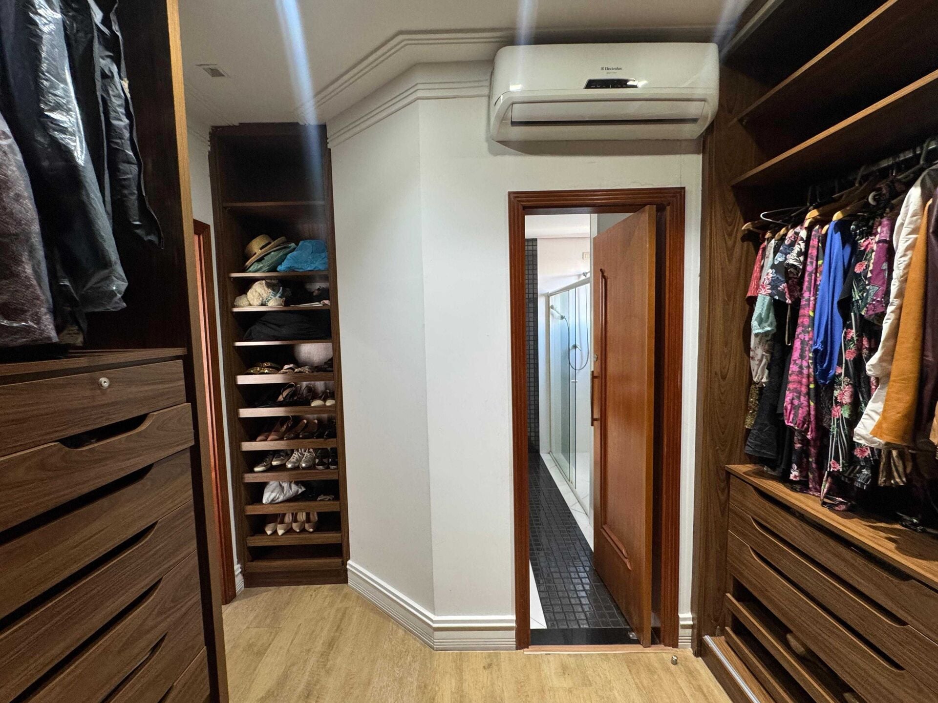 Cobertura 122 · 3 dorm. — Closet
