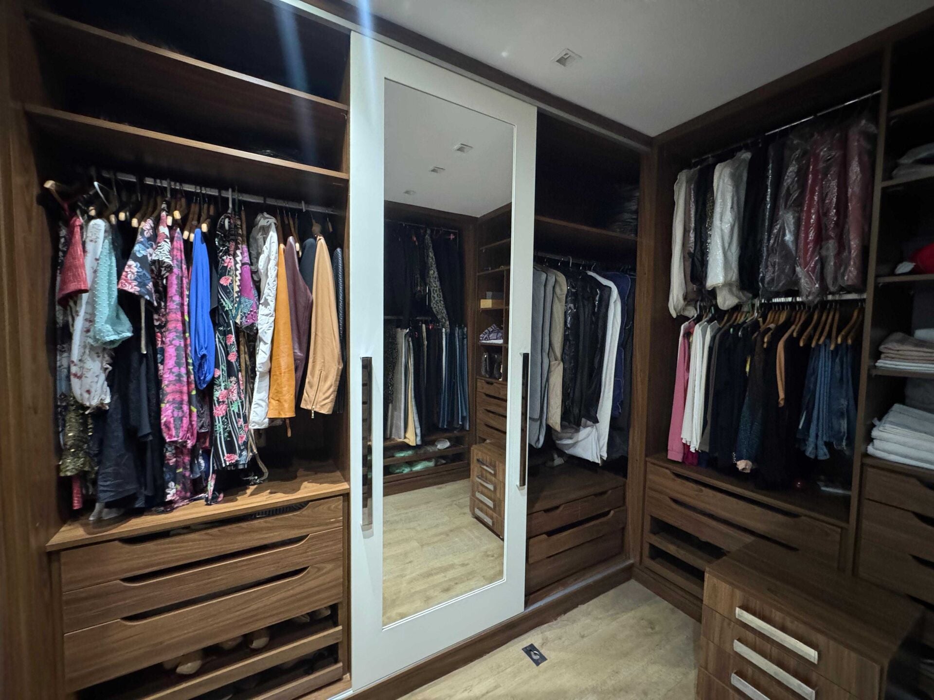Cobertura 122 · 3 dorm. — Closet