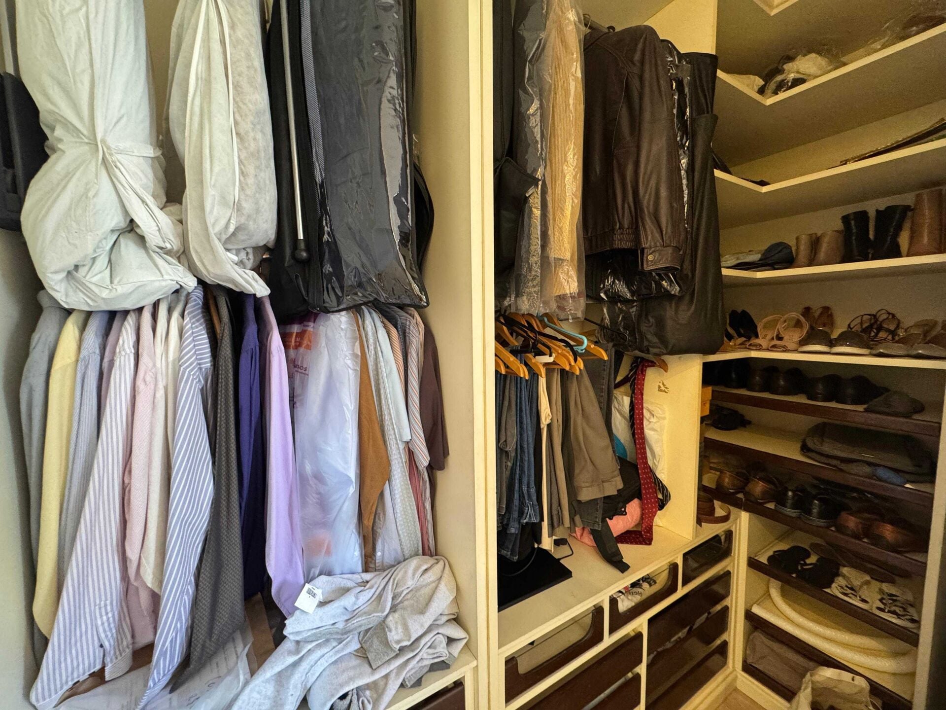 Cobertura 122 · 3 dorm. — Closet