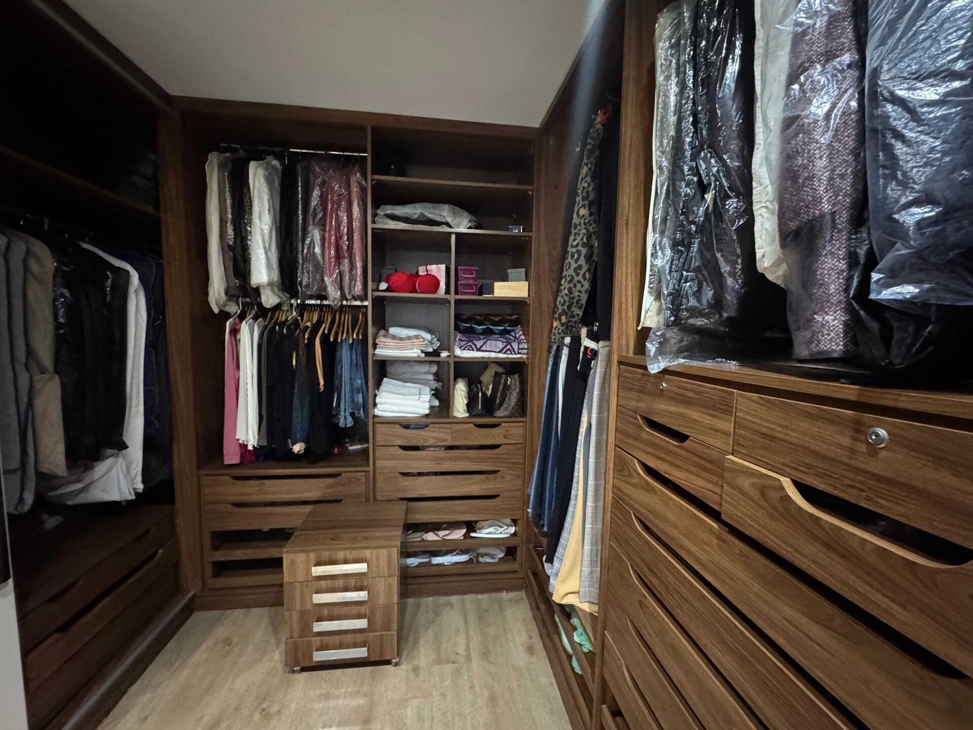 Cobertura 122 · 3 dorm. — Closet