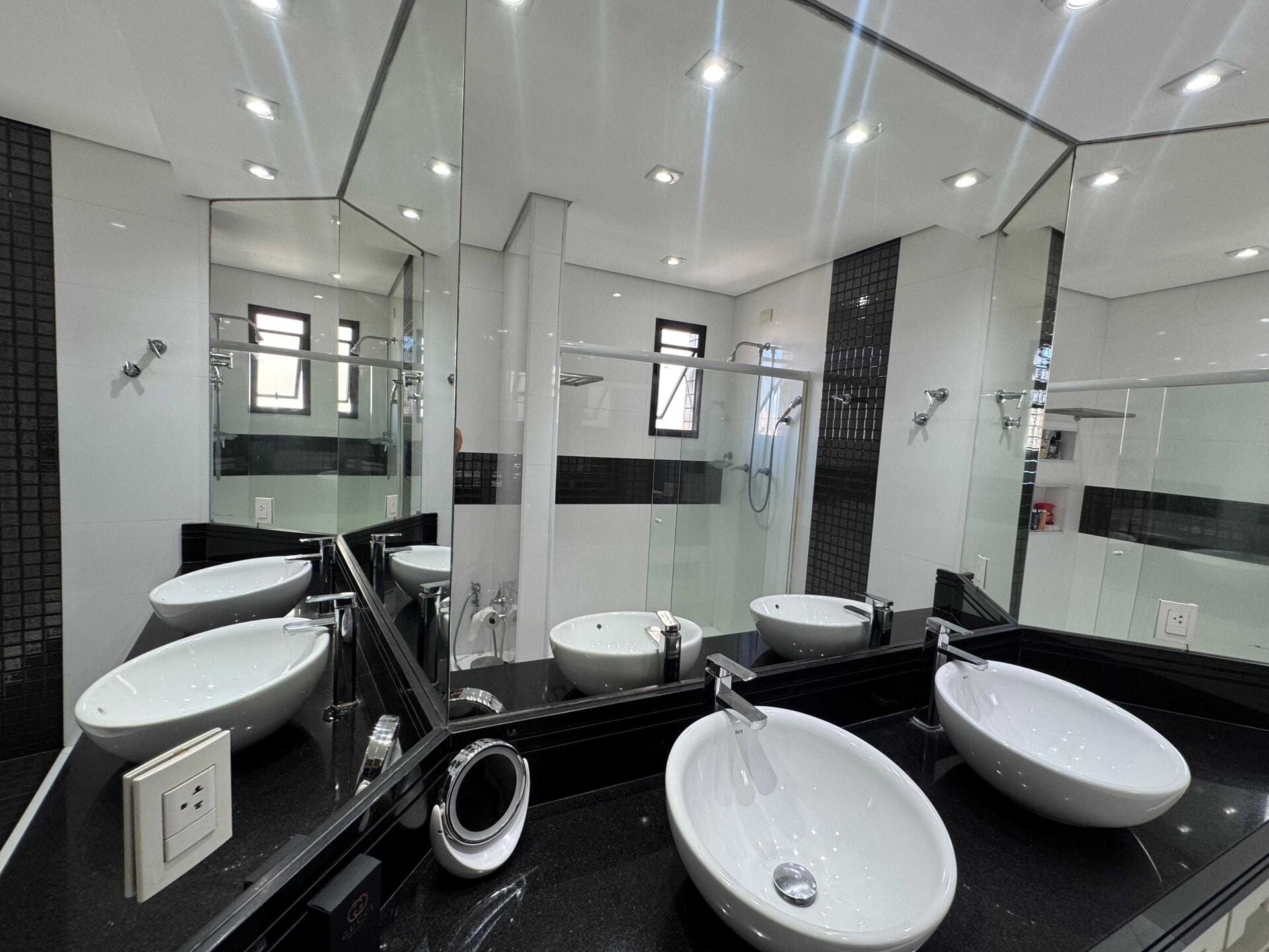 Cobertura 122 · 3 dorm. — Banheiro suite