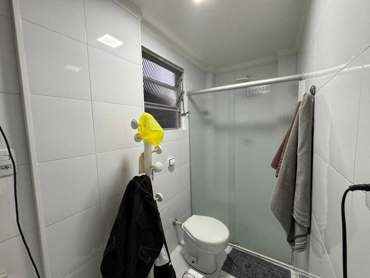 Apartamento 12 · 2 dorm. — Banheiro