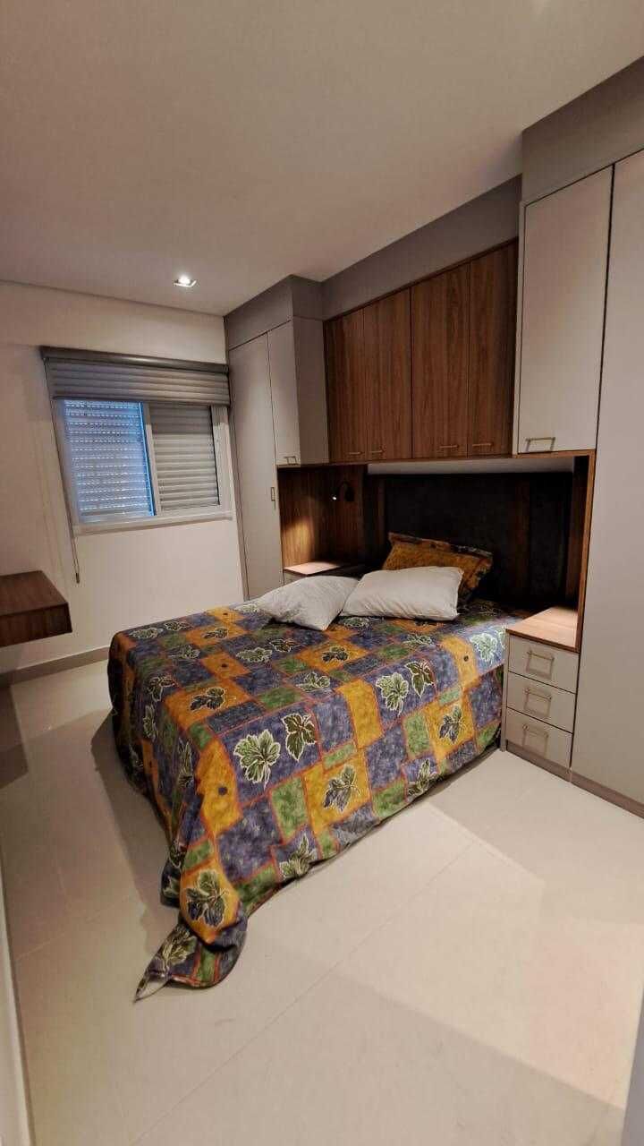 Apartamento 82 · 2 dorm. — Quarto
