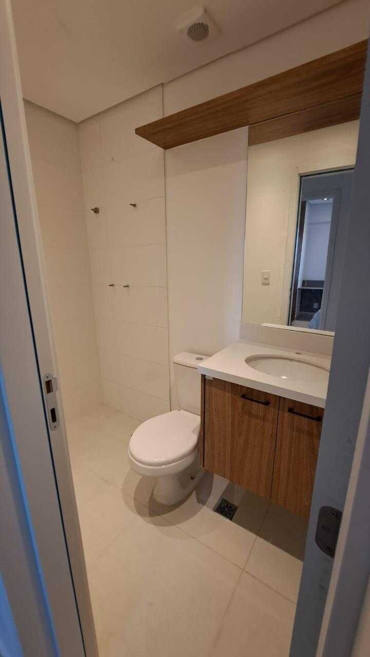 Apartamento 82 · 2 dorm. — Banheiro