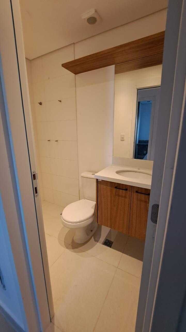 Apartamento 82 · 2 dorm. — Banheiro