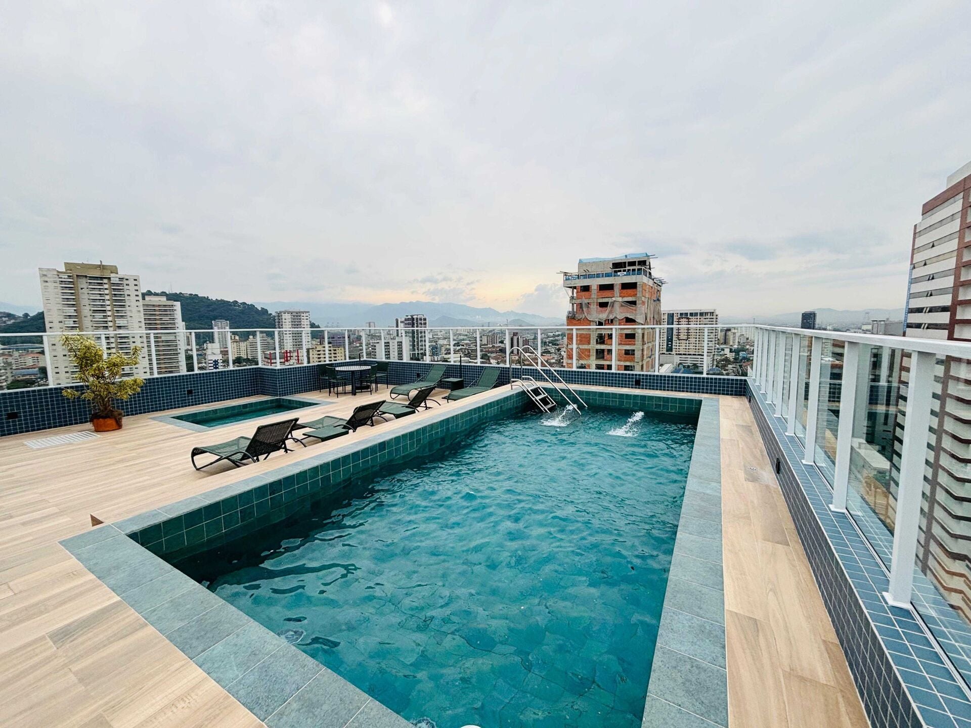 Apartamento 82 · 2 dorm. — Lazer