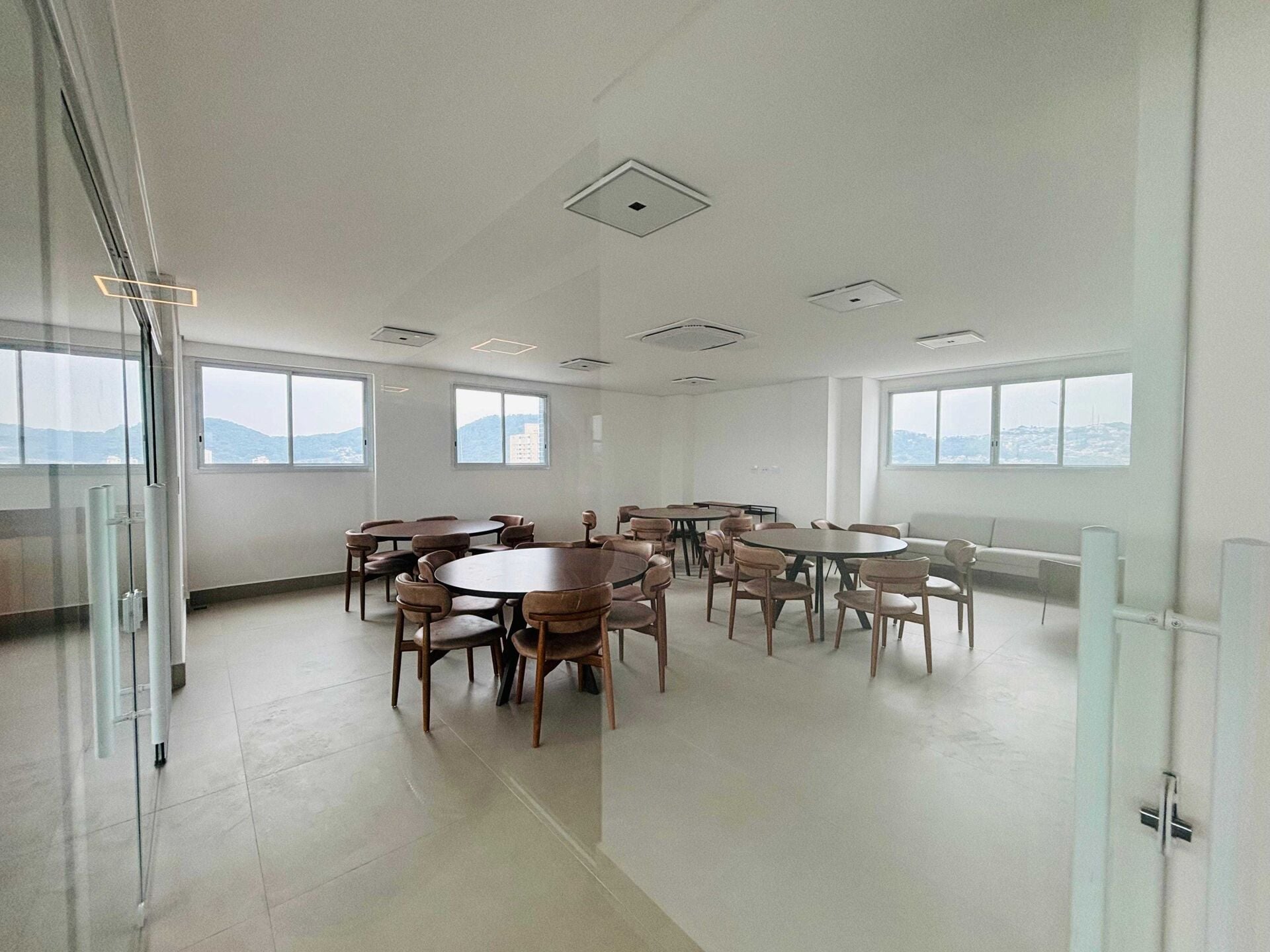 Apartamento 82 · 2 dorm. — Sala de festas