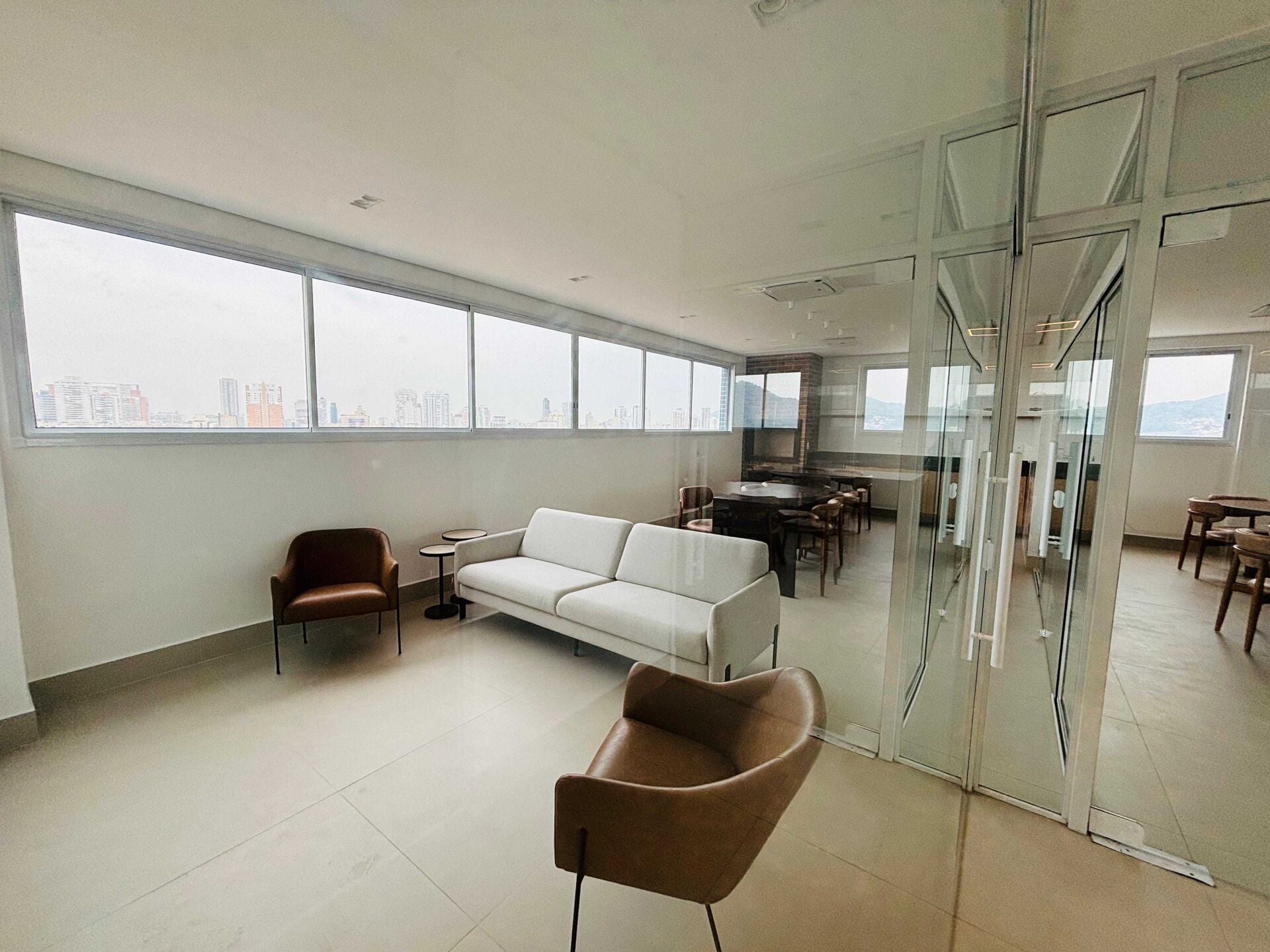 Apartamento 82 · 2 dorm. — Lazer