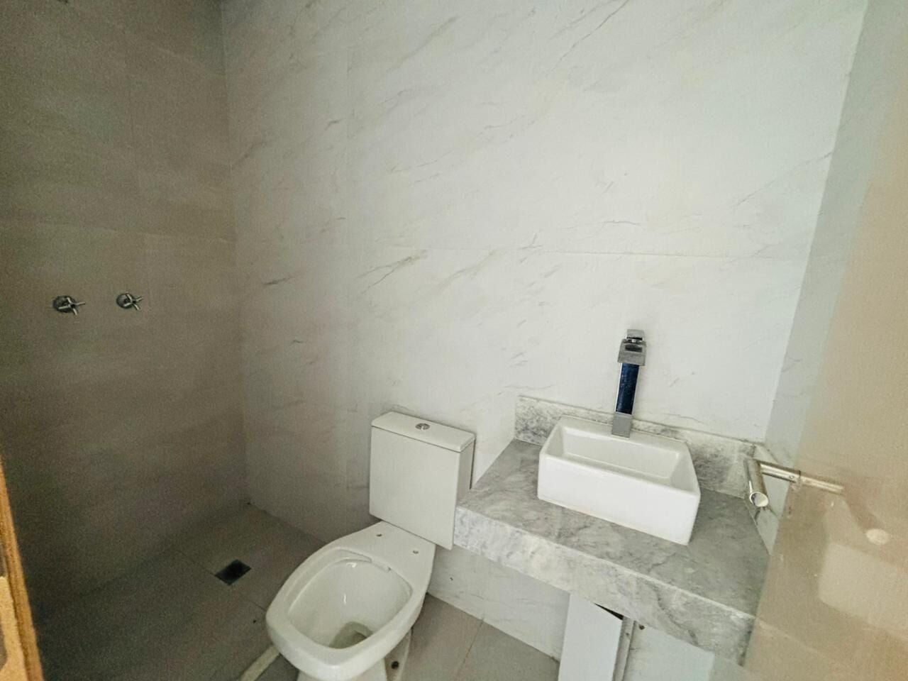 Apartamento 172 · 2 dorm. — Banheiro