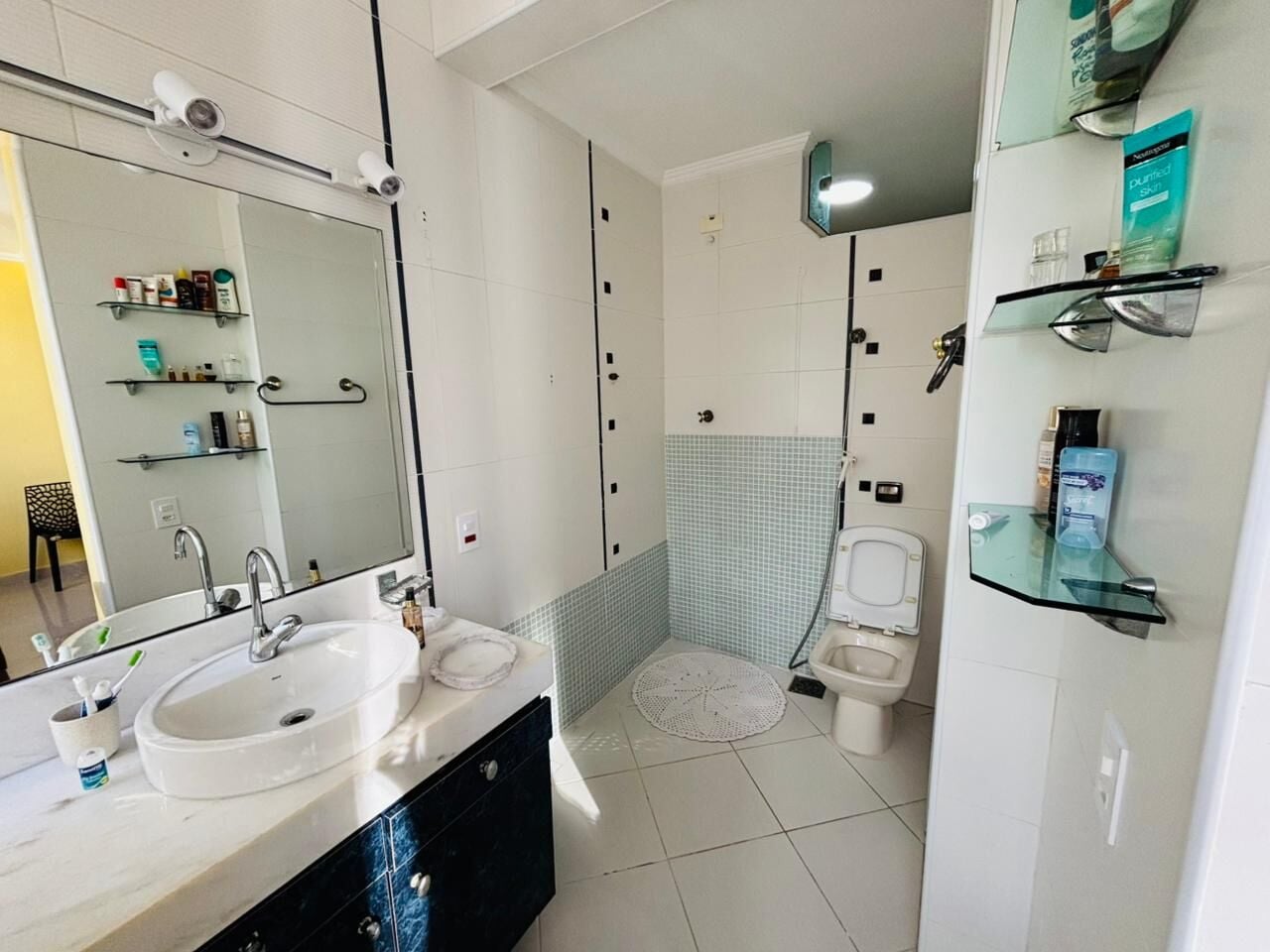 Apartamento 15A · 3 dorm. — Banheiro