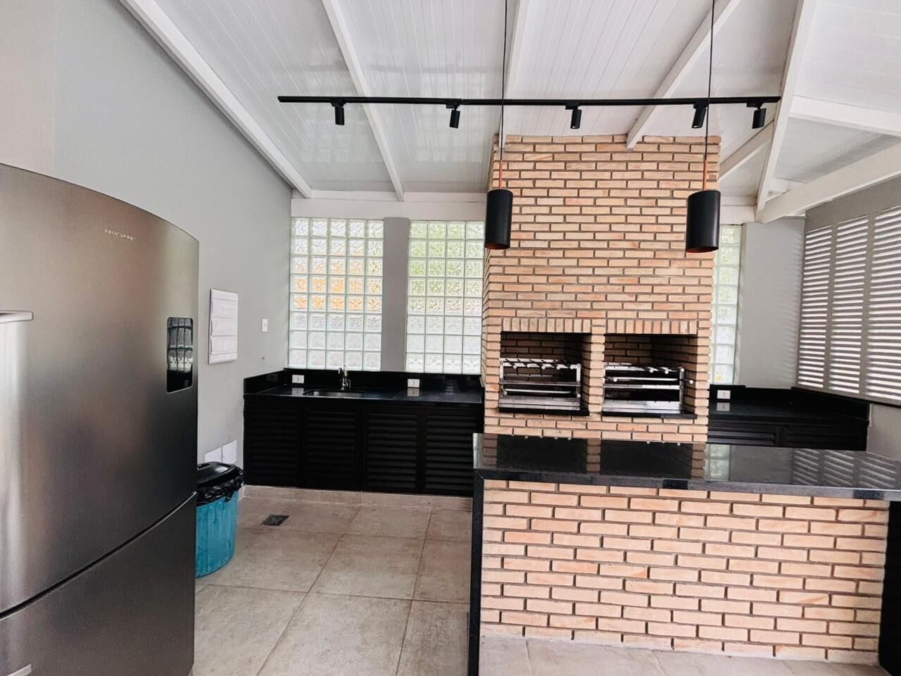 Apartamento 11 · 3 dorm. — Lazer