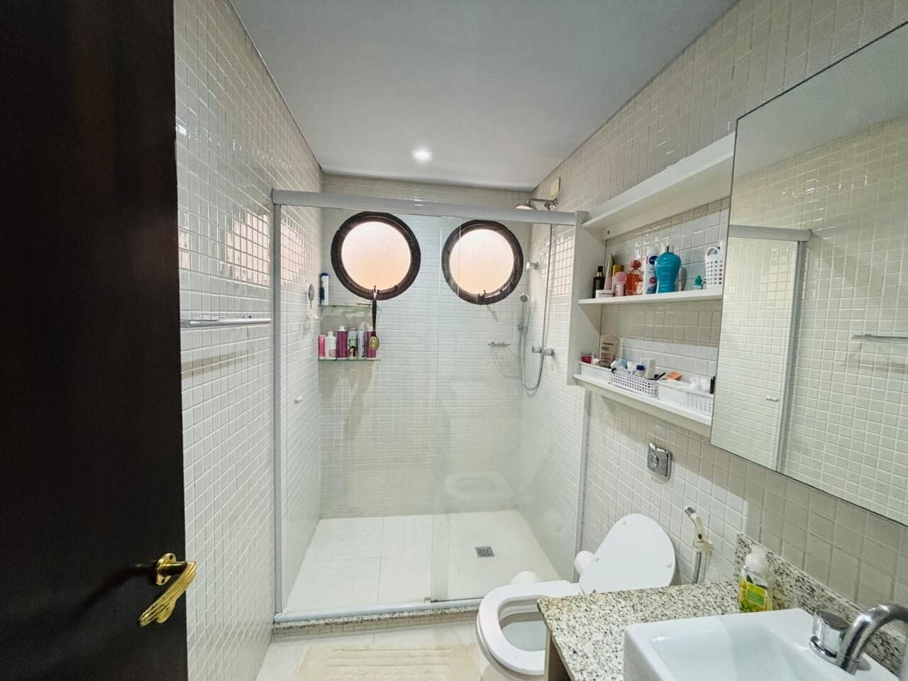 Apartamento 11 · 3 dorm. — Banheiro suite