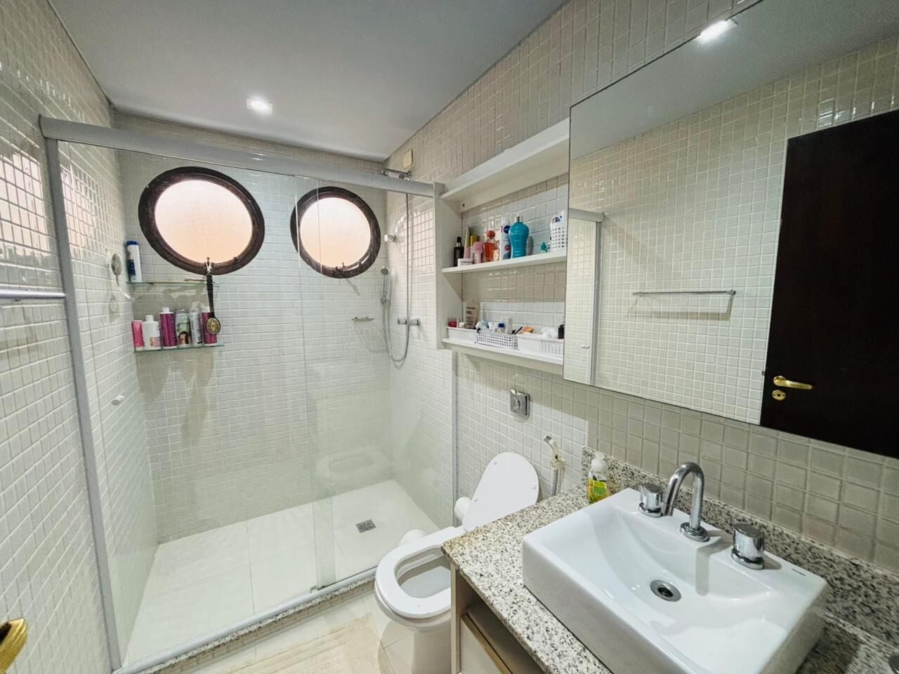 Apartamento 11 · 3 dorm. — Banheiro suite