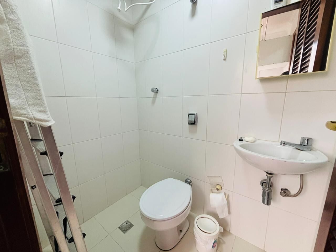 Apartamento 11 · 3 dorm. — Banheiro de servico