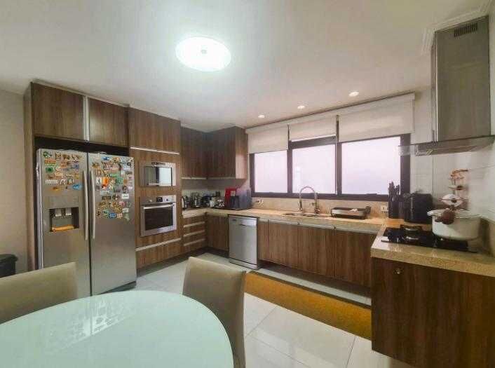 Apartamento duplex 22 · 4 dorm. — Cozinha