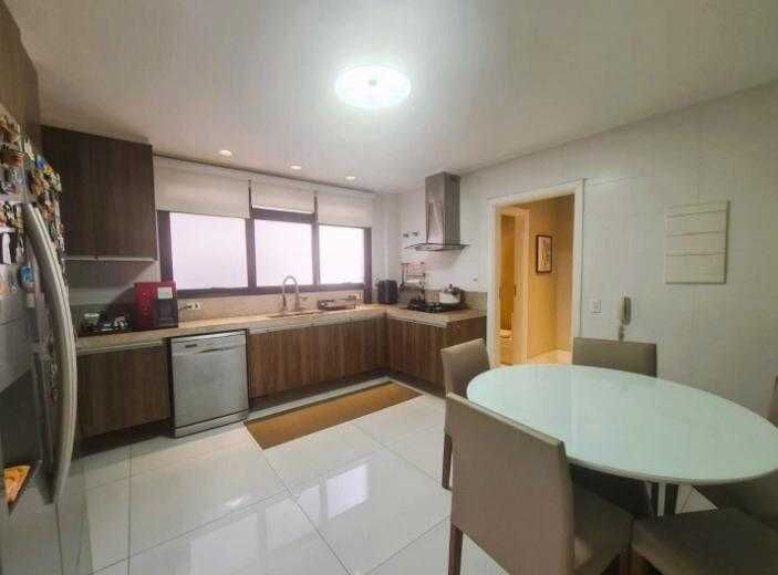 Apartamento duplex 22 · 4 dorm. — Cozinha