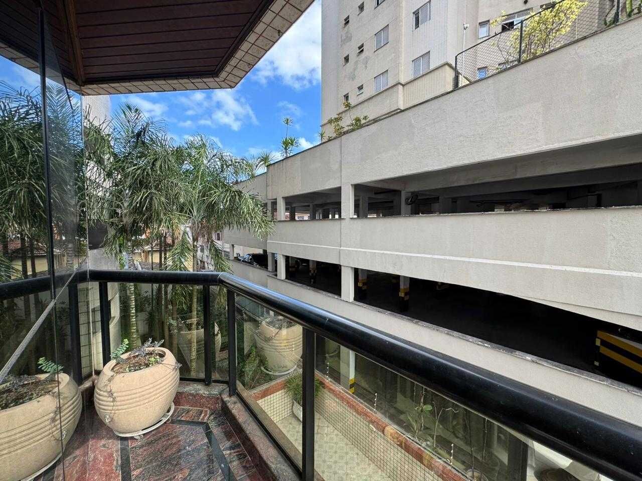 Apartamento duplex 22 · 4 dorm. — Varanda