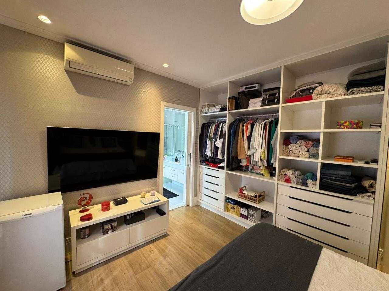 Apartamento duplex 22 · 4 dorm. — Suíte 1