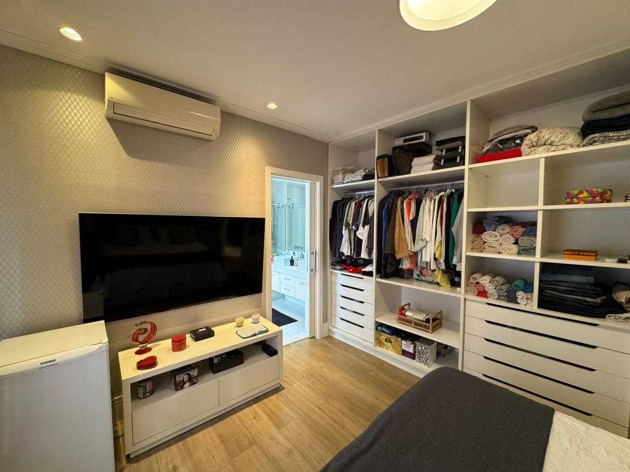 Apartamento duplex 22 · 4 dorm. — Suíte 1
