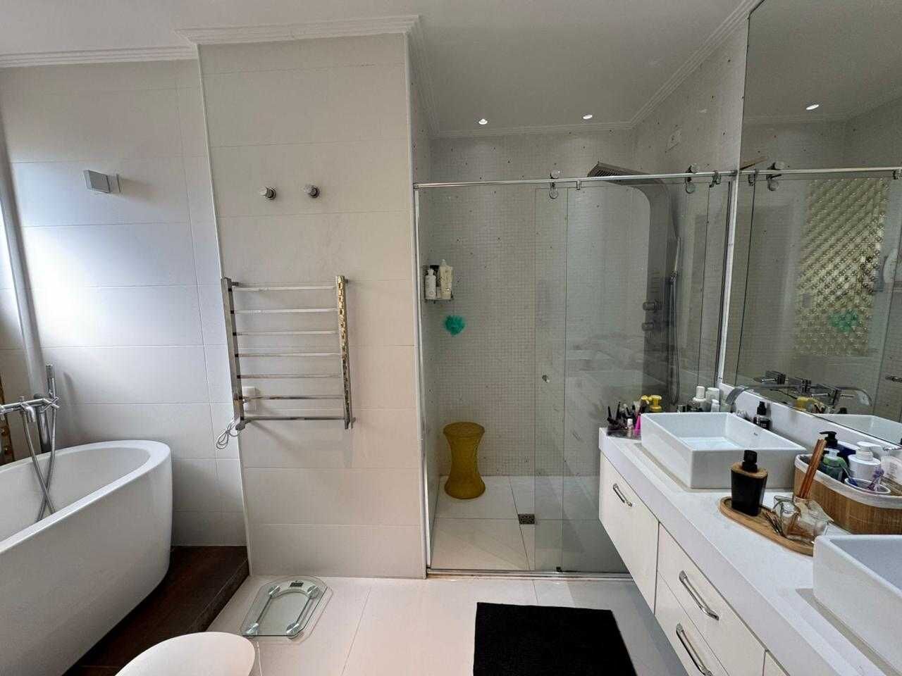 Apartamento duplex 22 · 4 dorm. — Banheiro suite