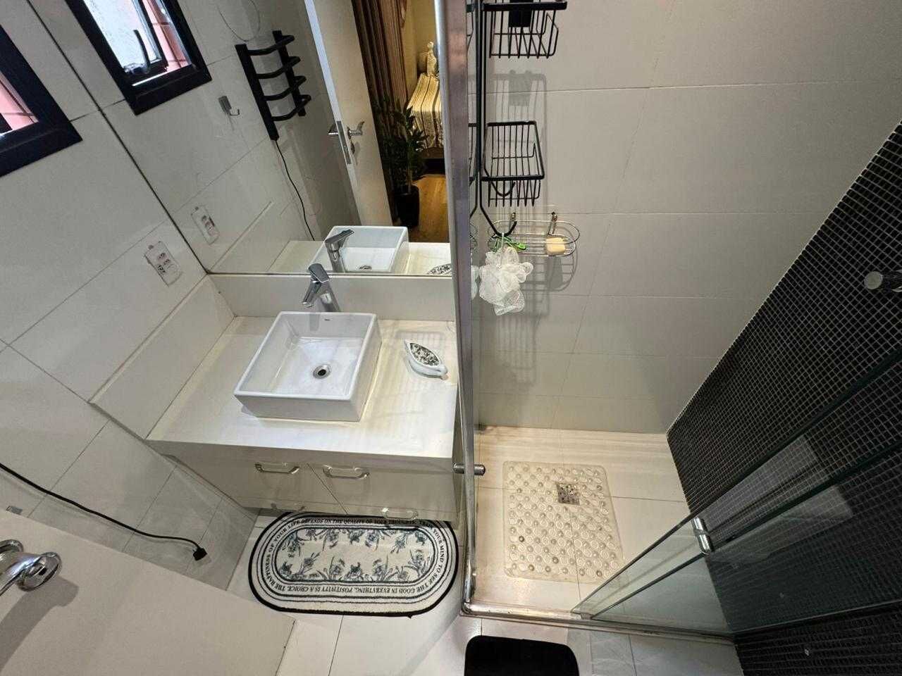 Apartamento duplex 22 · 4 dorm. — Banheiro