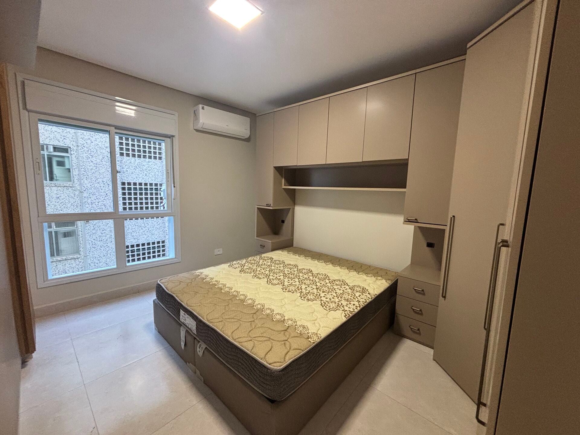 Apartamento 91 · 2 dorm. — Quarto