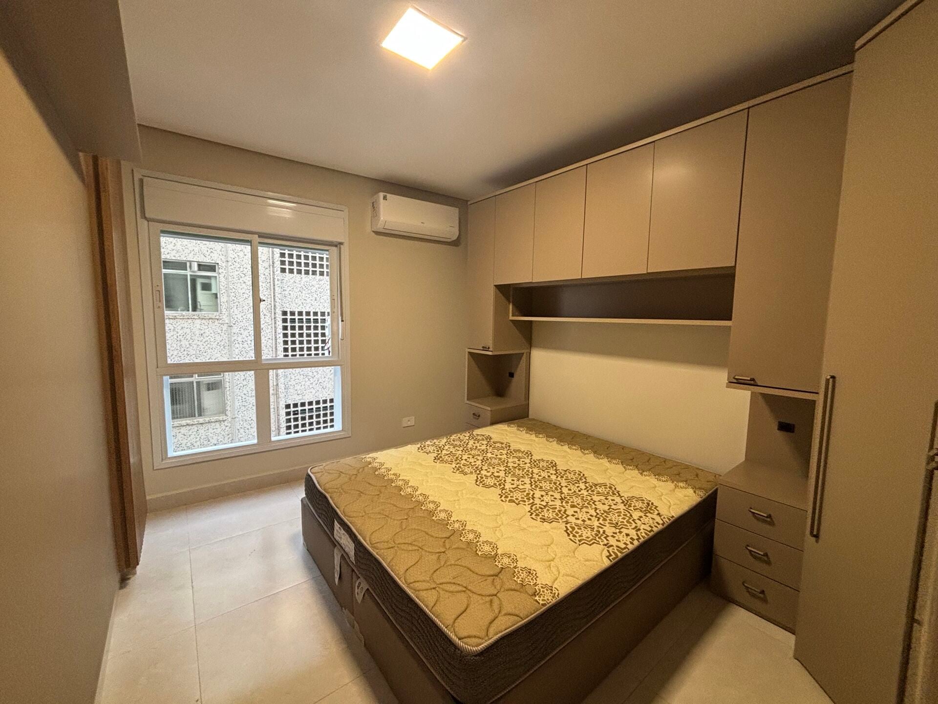 Apartamento 91 · 2 dorm. — Quarto