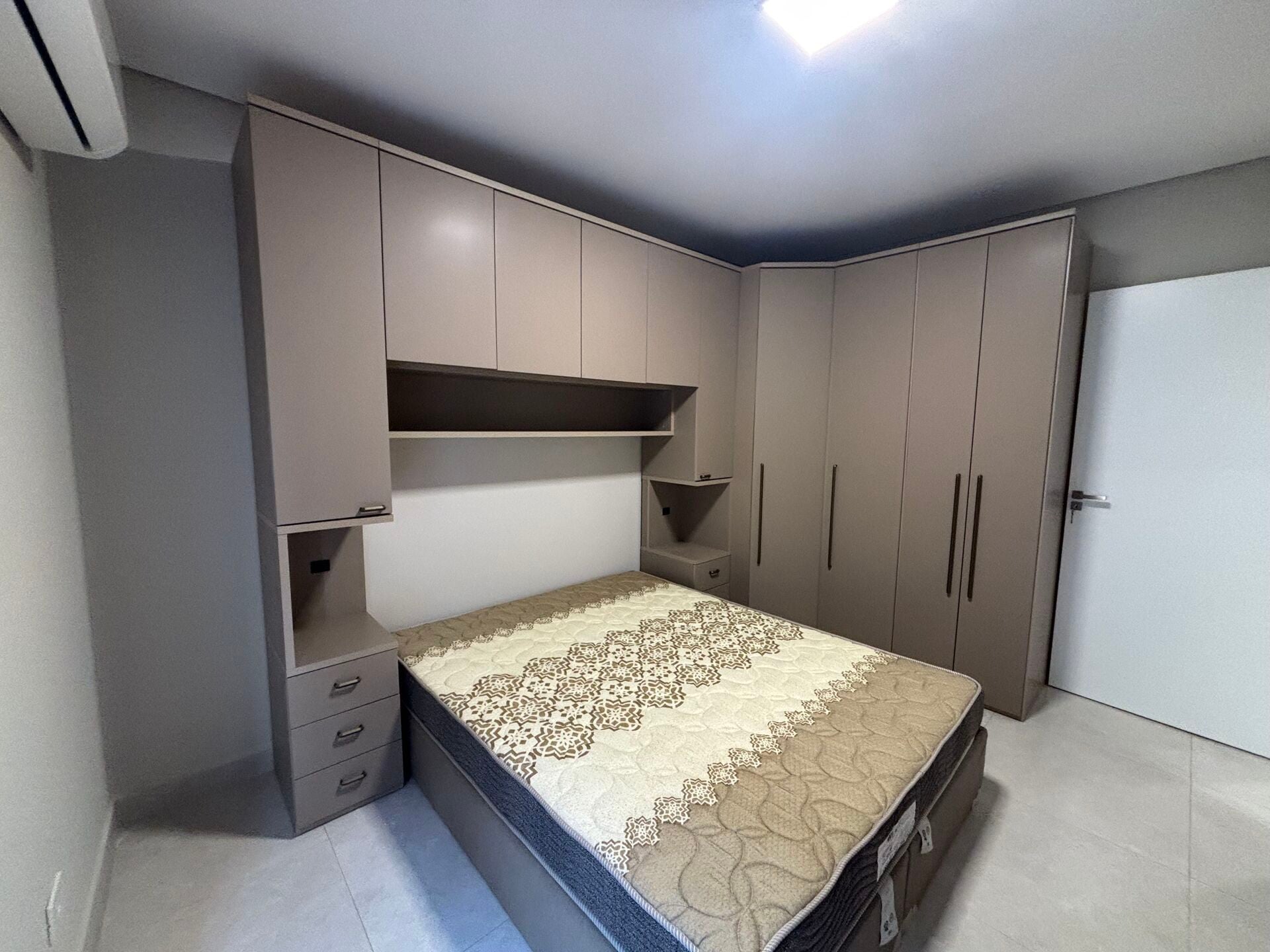 Apartamento 91 · 2 dorm. — Quarto