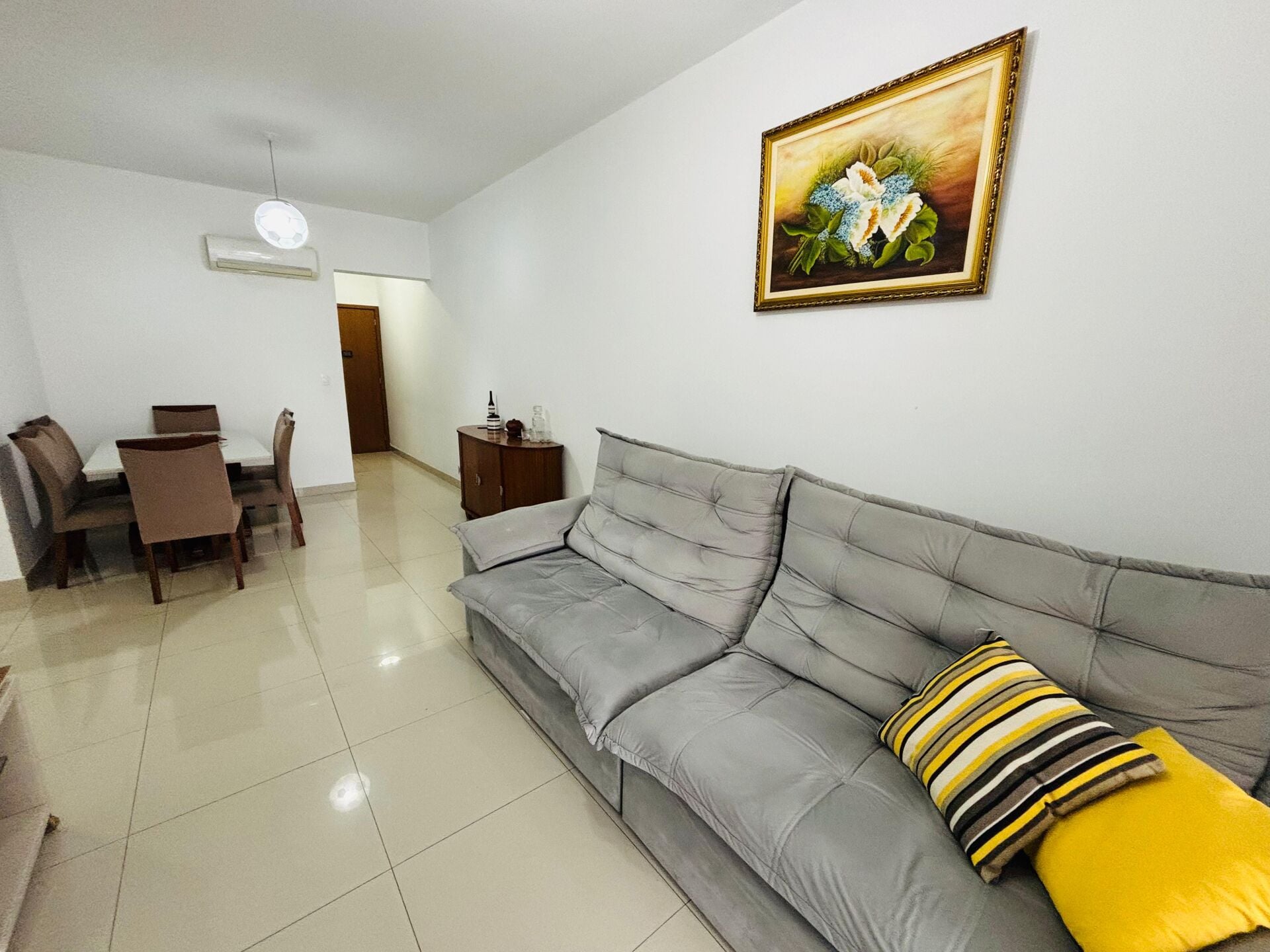 Apartamento 92 · 3 dorm. — Sala