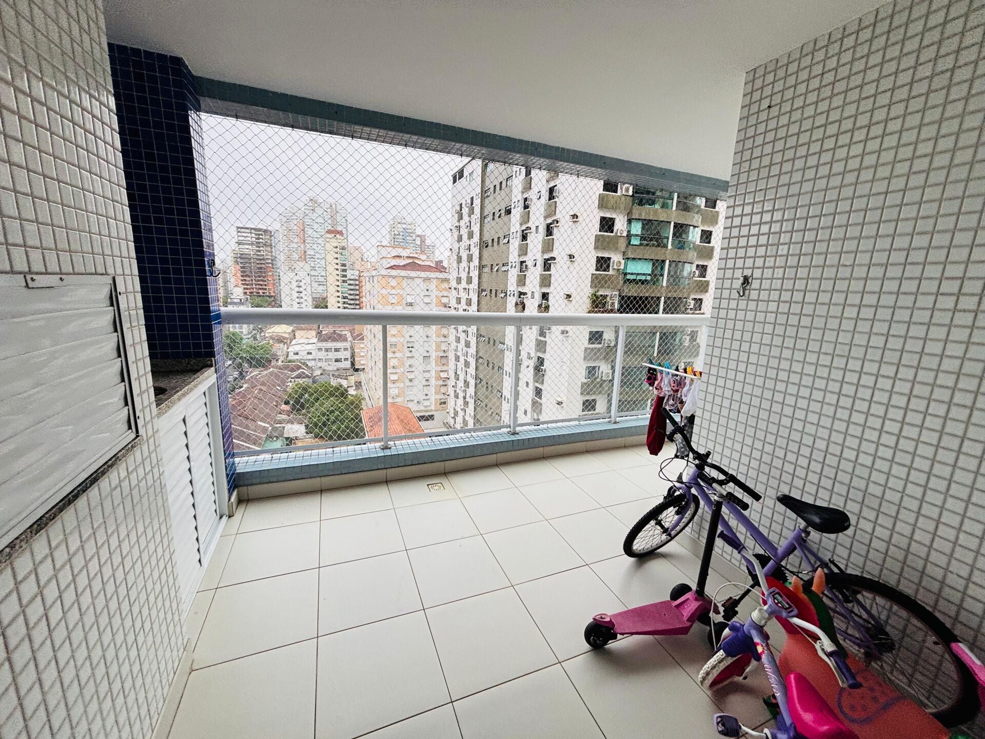 Apartamento 92 · 3 dorm. — Varanda