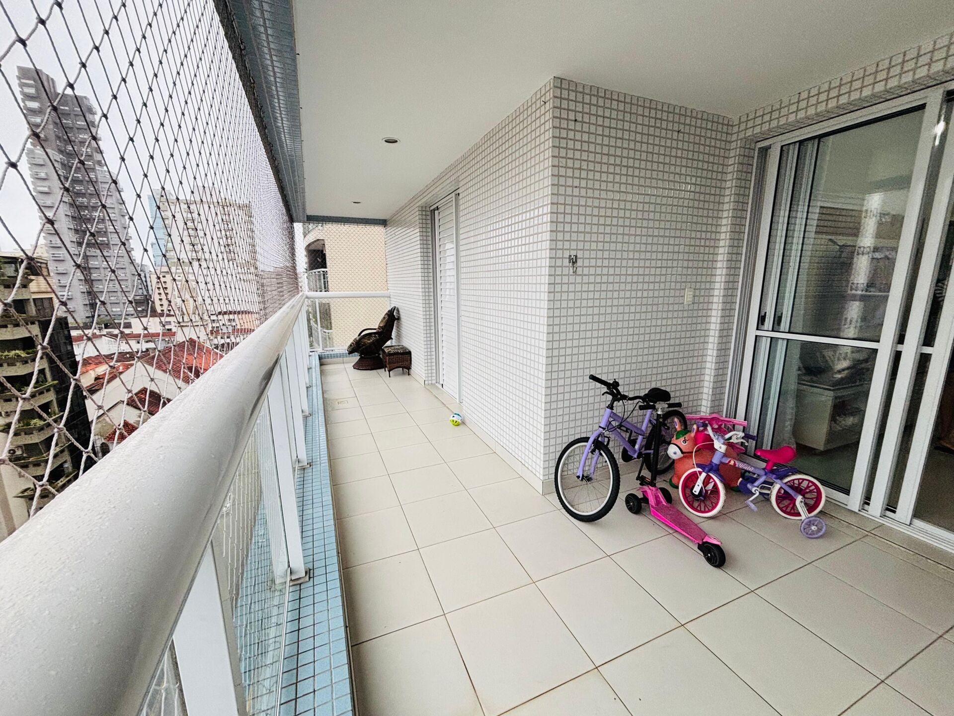 Apartamento 92 · 3 dorm. — Varanda