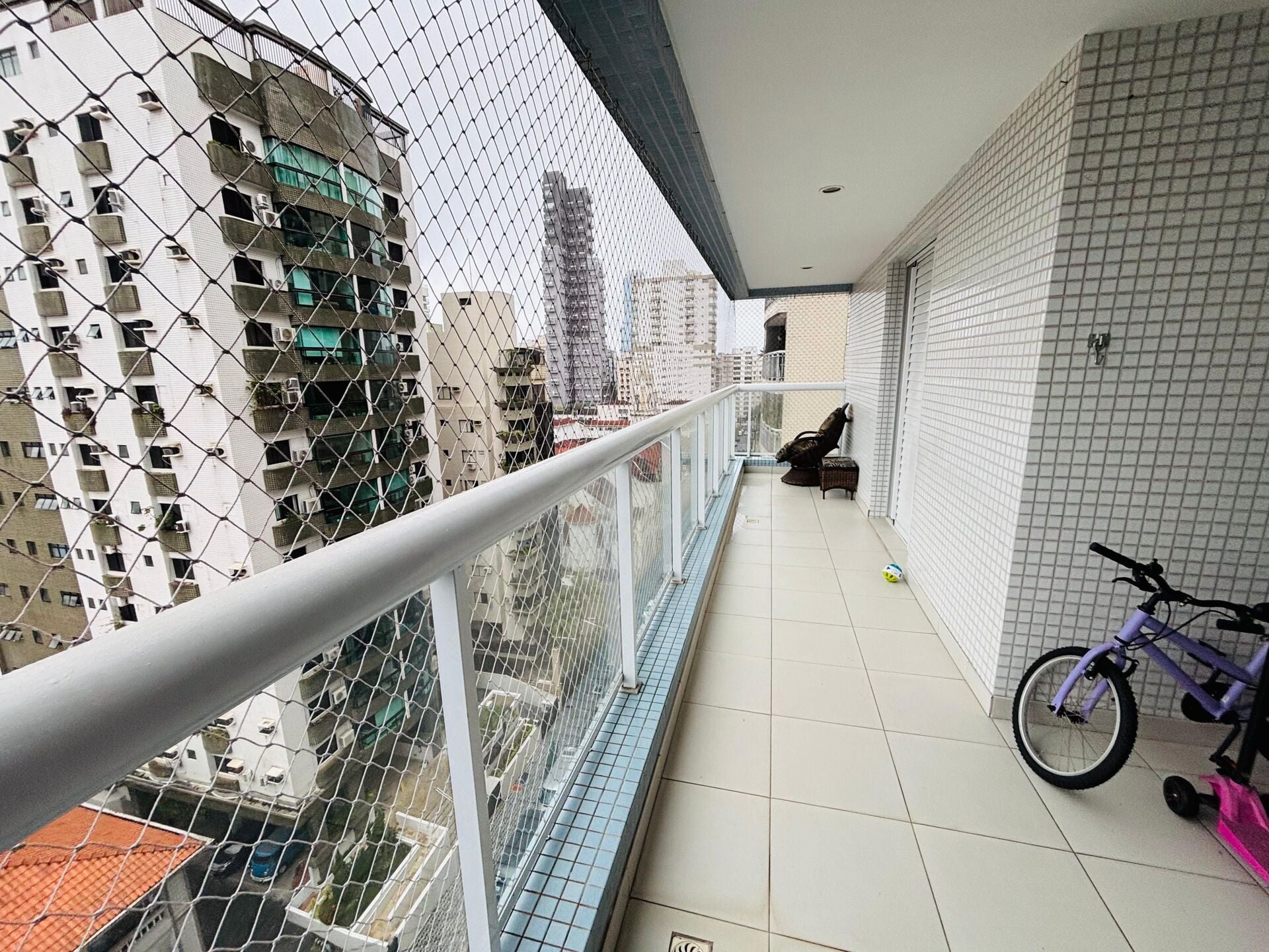 Apartamento 92 · 3 dorm. — Varanda