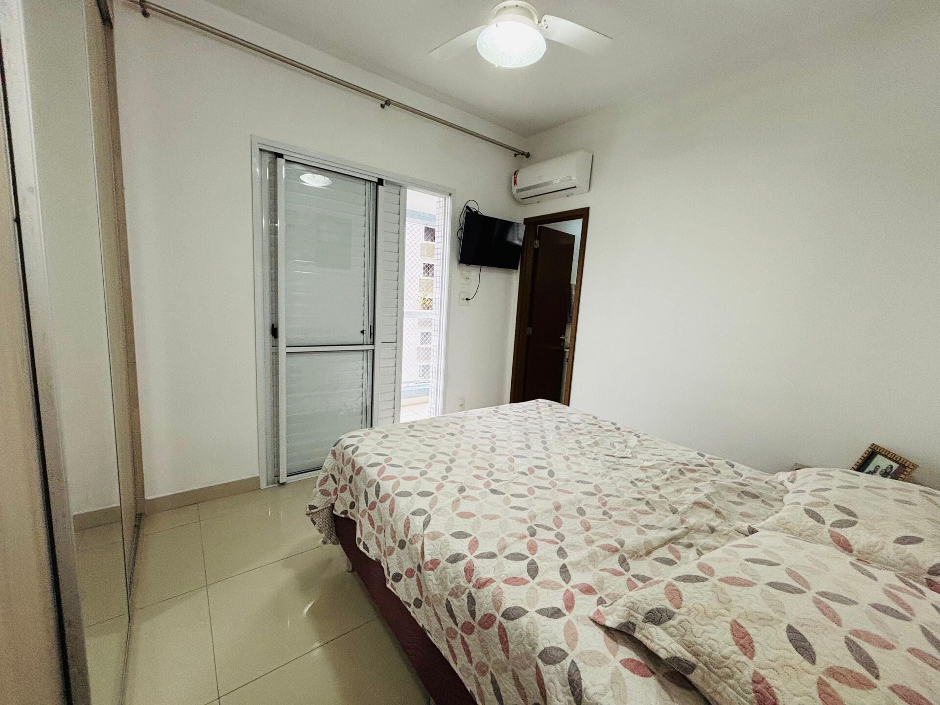 Apartamento 92 · 3 dorm. — Suíte