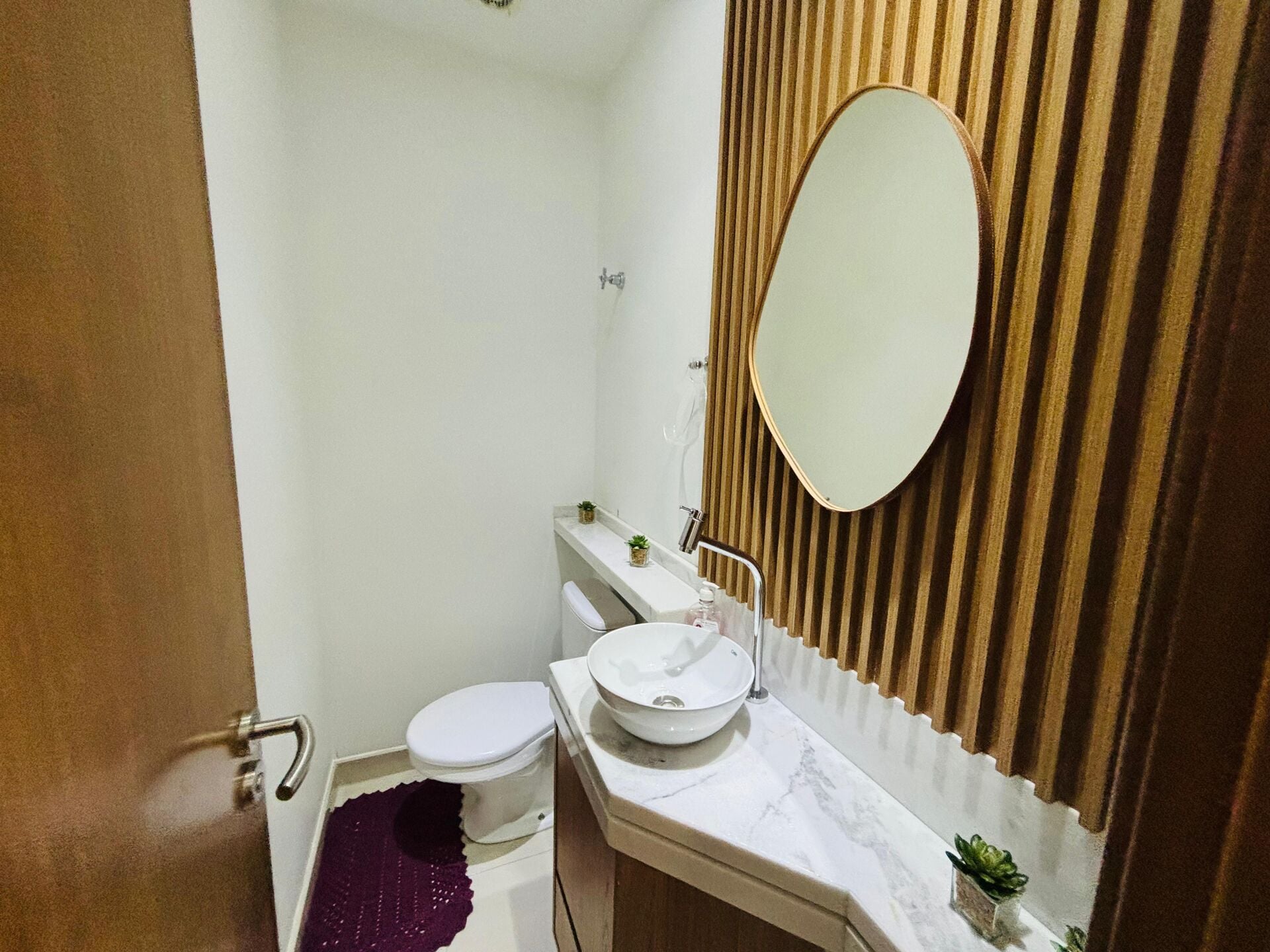 Apartamento 92 · 3 dorm. — Banheiro