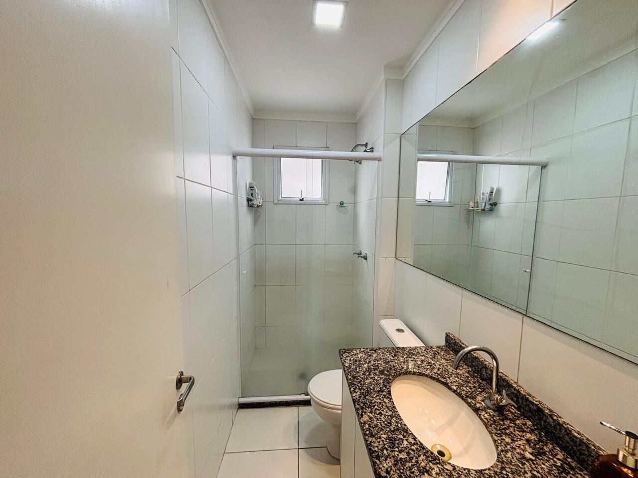 Apartamento 46 · 2 dorm. — Banheiro