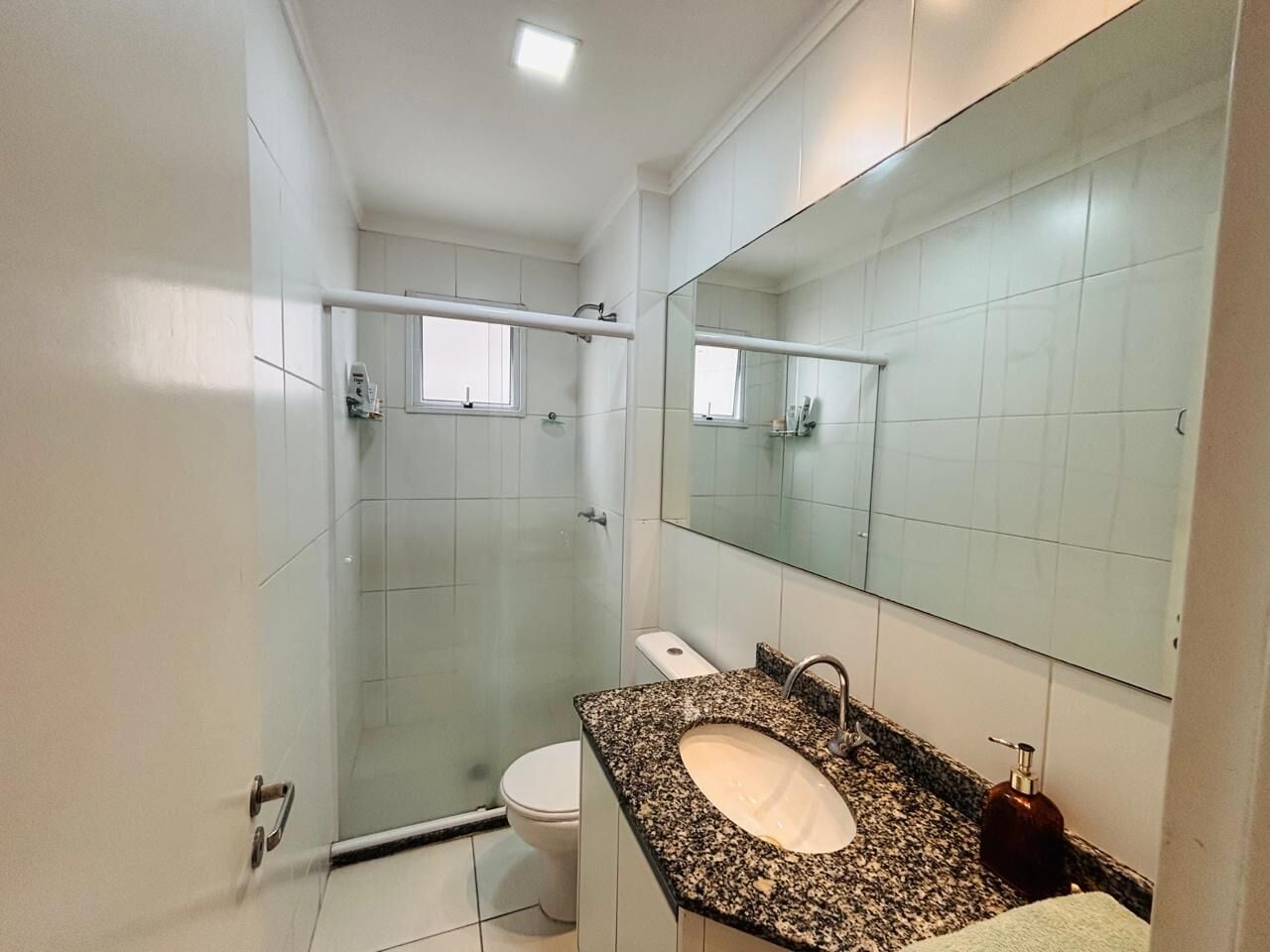 Apartamento 46 · 2 dorm. — Banheiro