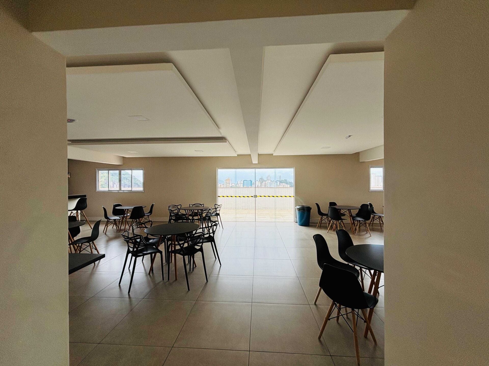Apartamento 51 · 2 dorm. — Sala de festas