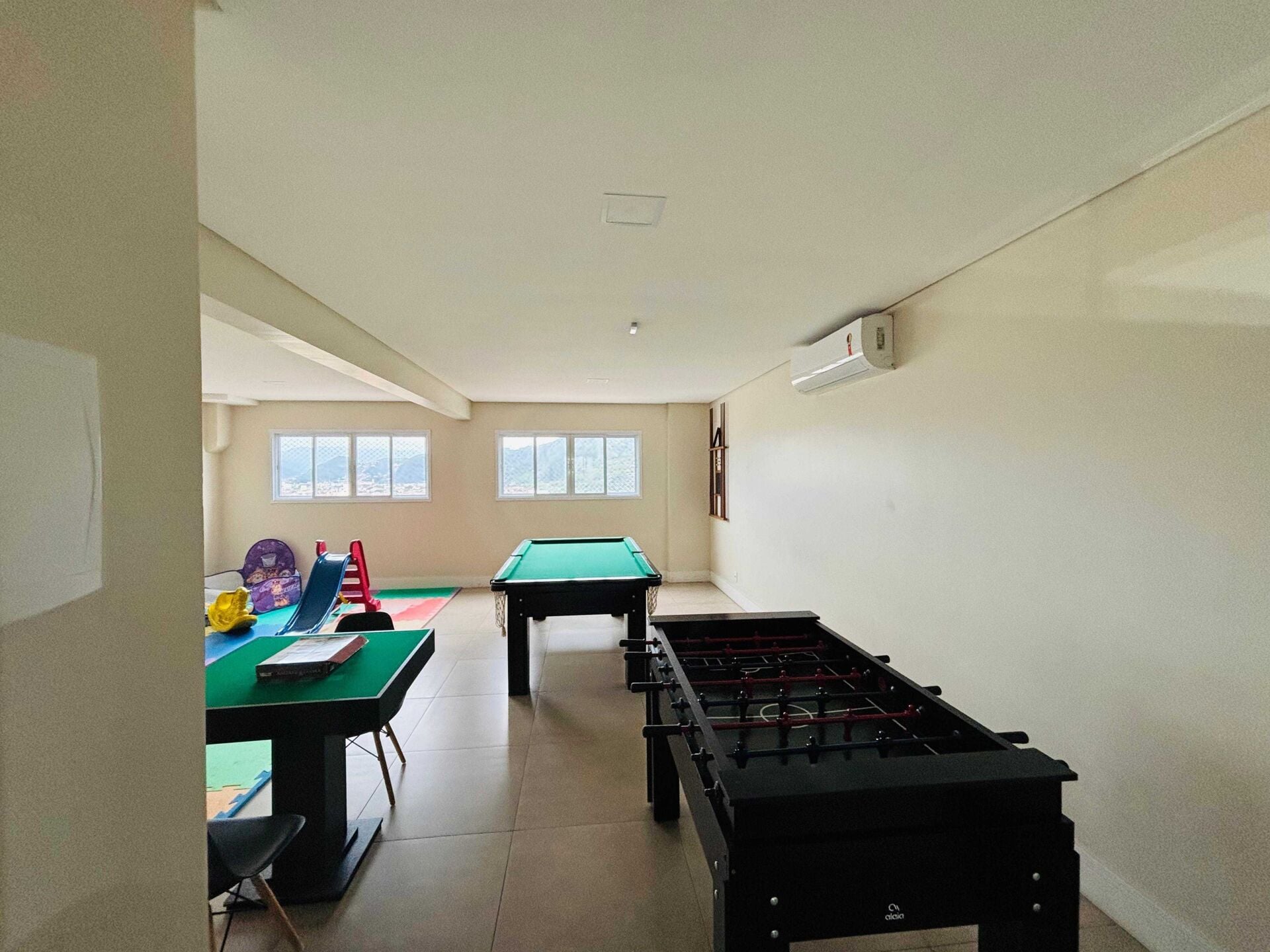 Apartamento 51 · 2 dorm. — Sala de jogos