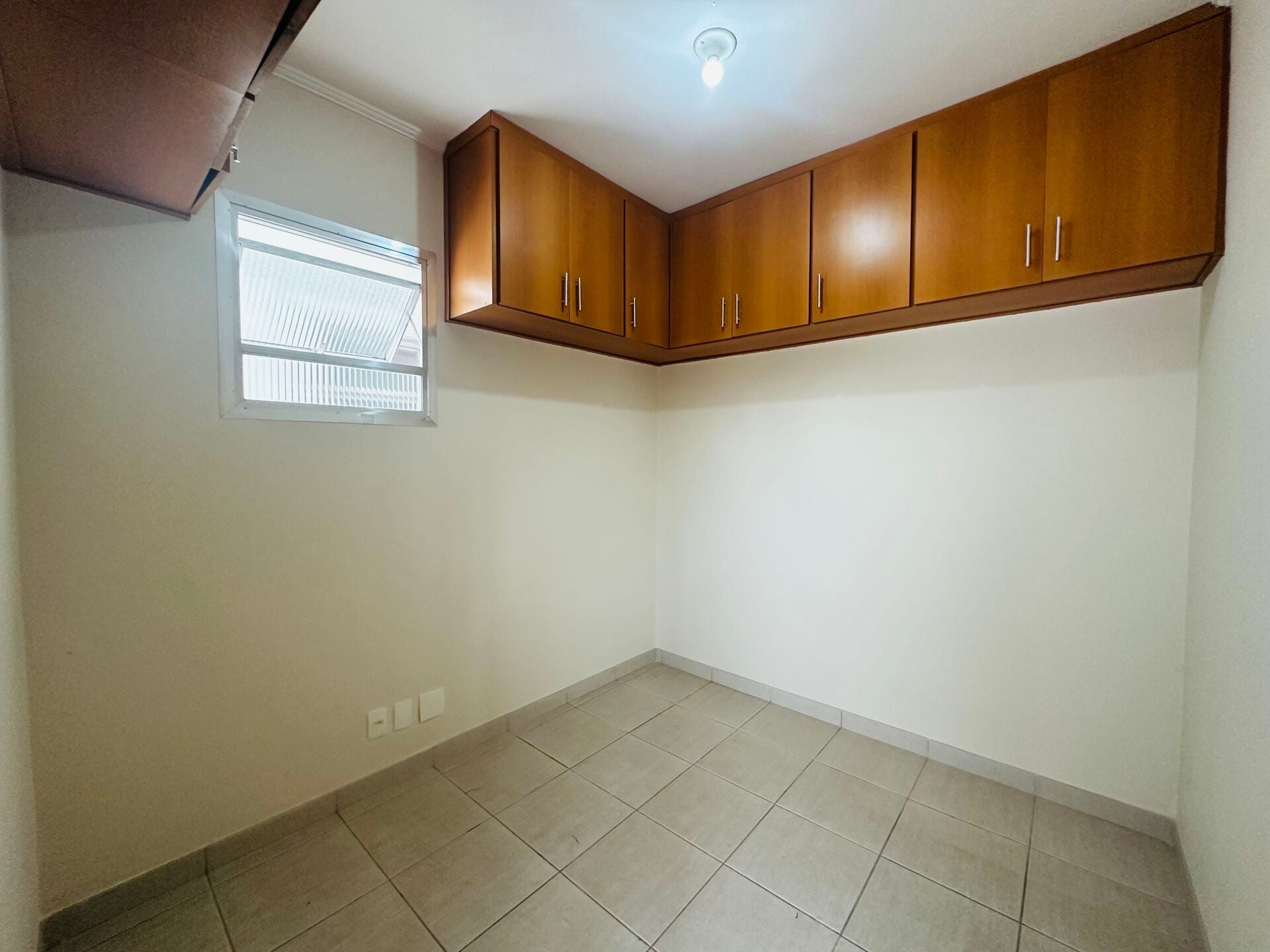 Apartamento 62 · 3 dorm. — Quarto de servico