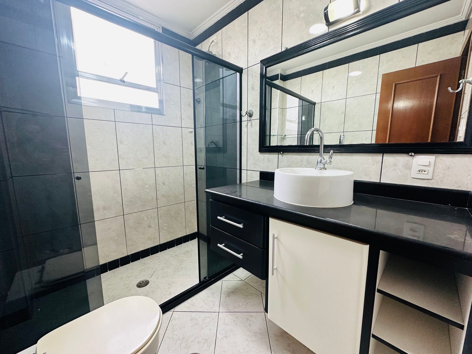 Apartamento 62 · 3 dorm. — Banheiro