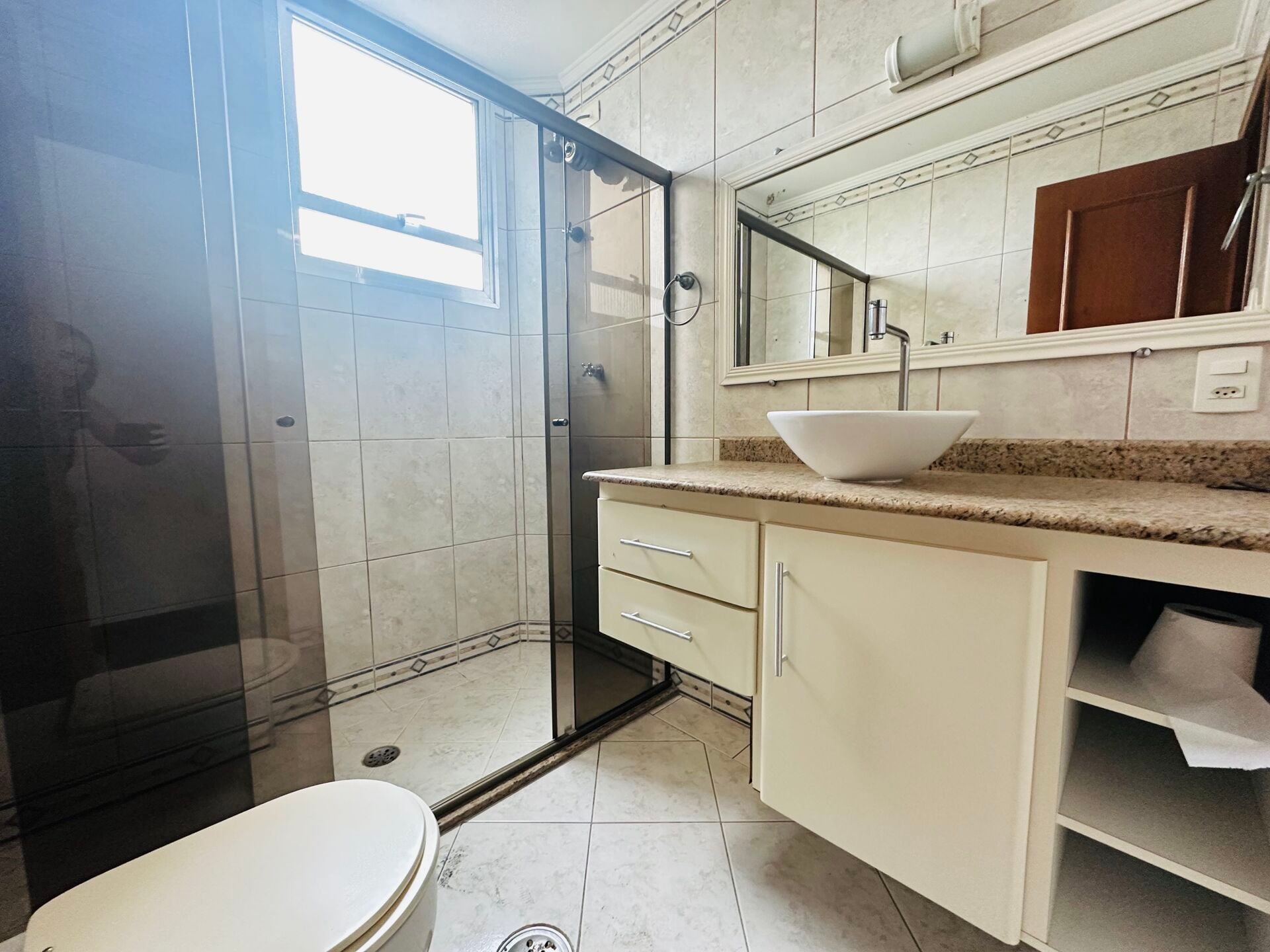 Apartamento 62 · 3 dorm. — Banheiro