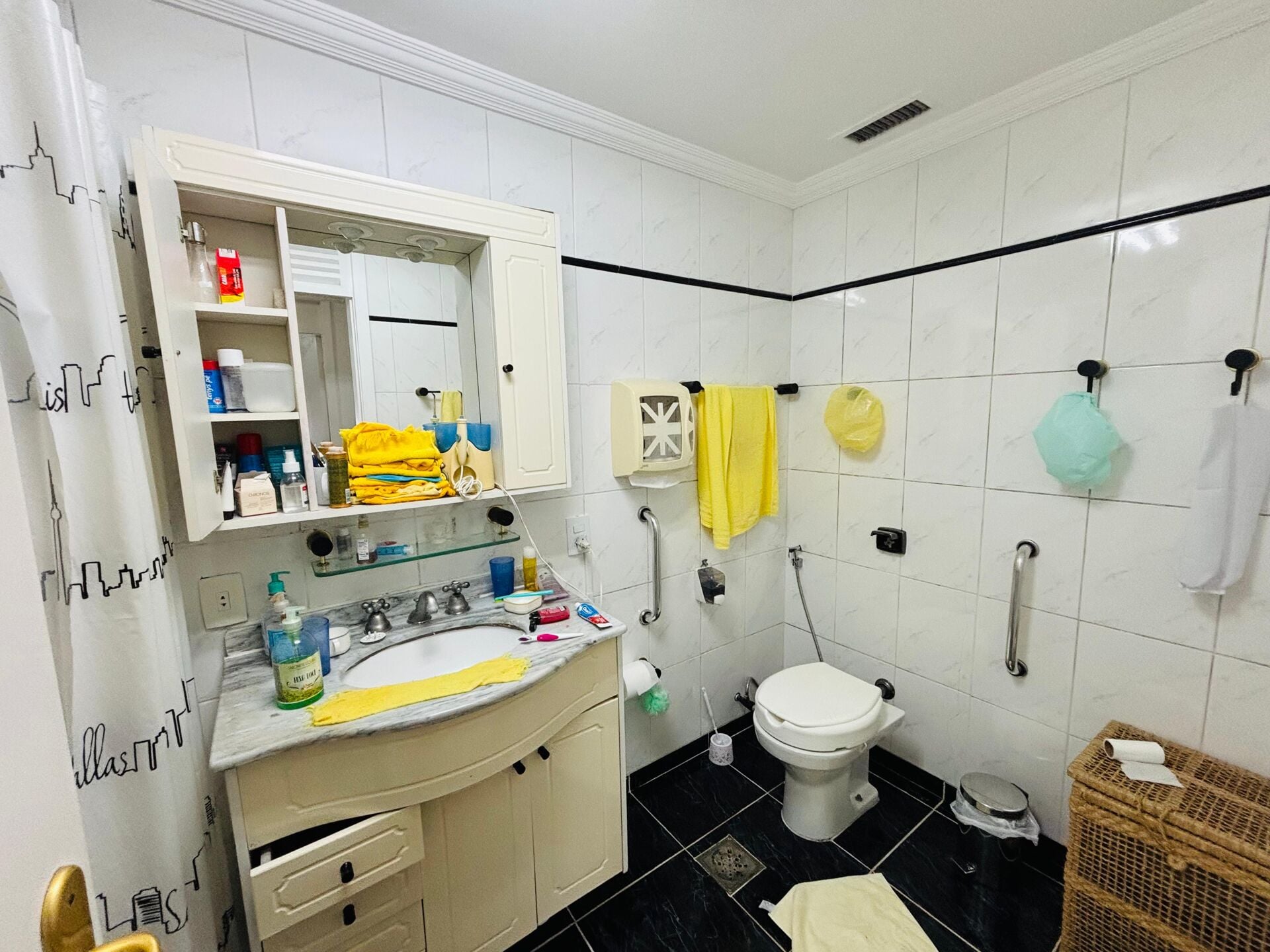 Apartamento 607 · 3 dorm. — Banheiro
