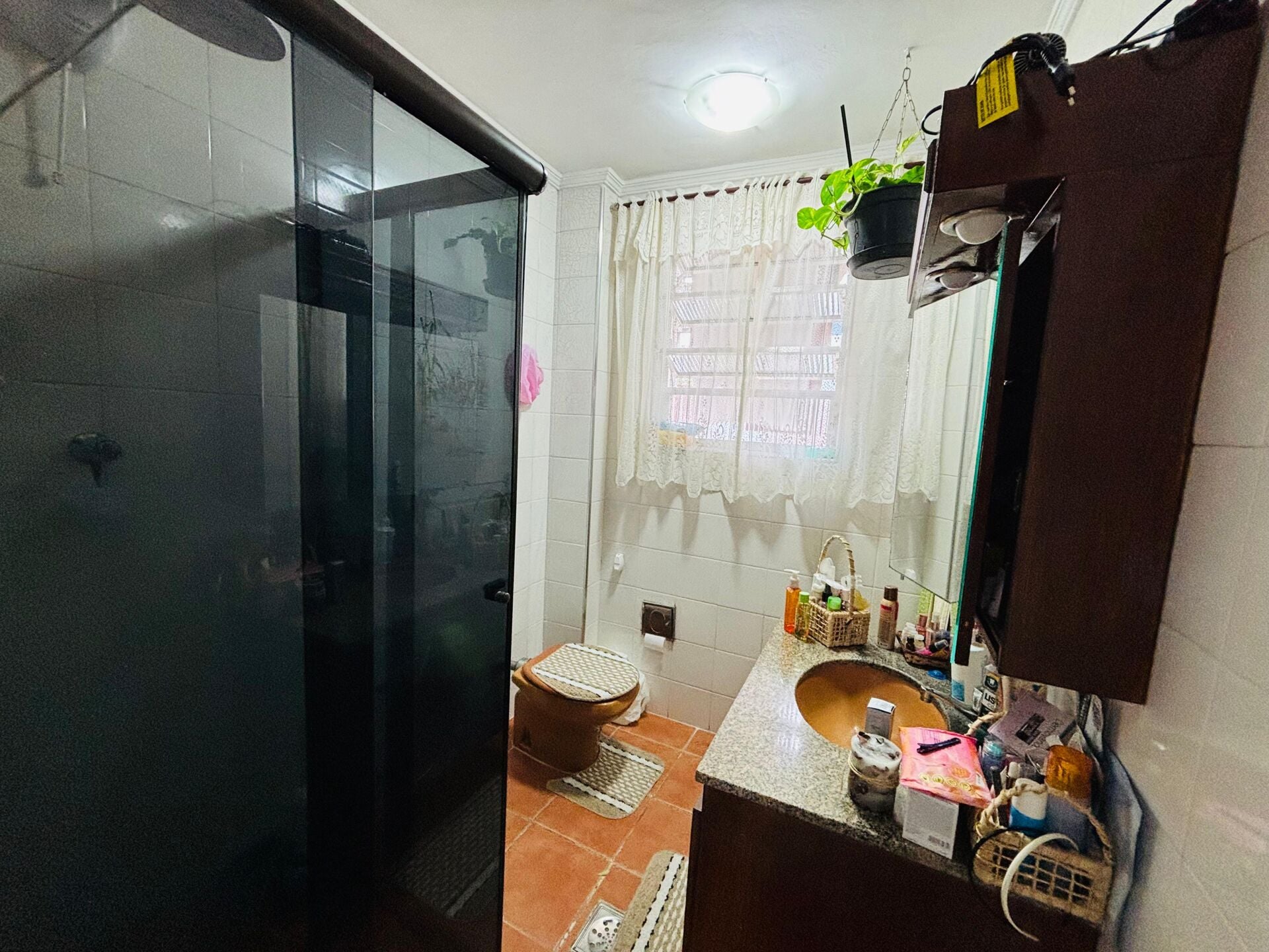 Apartamento 32 · 2 dorm. — Banheiro