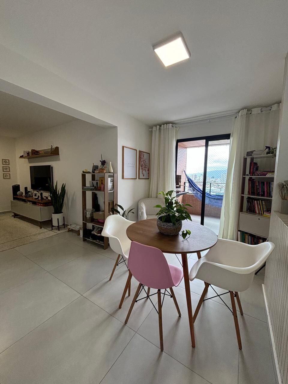 Apartamento 113 · 2 dorm. — Sala de jantar