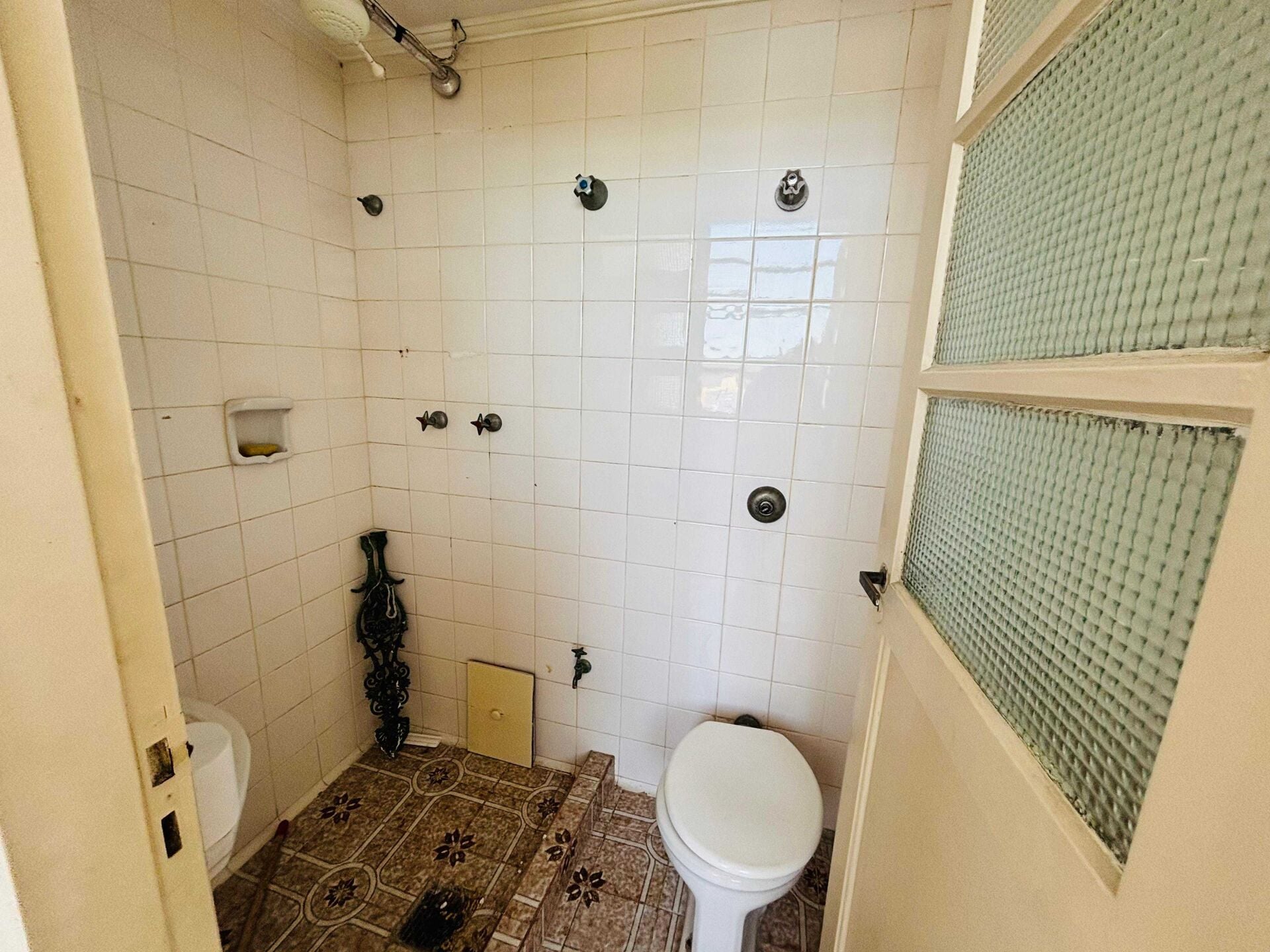 Apartamento 20A · 4 dorm. — Banheiro